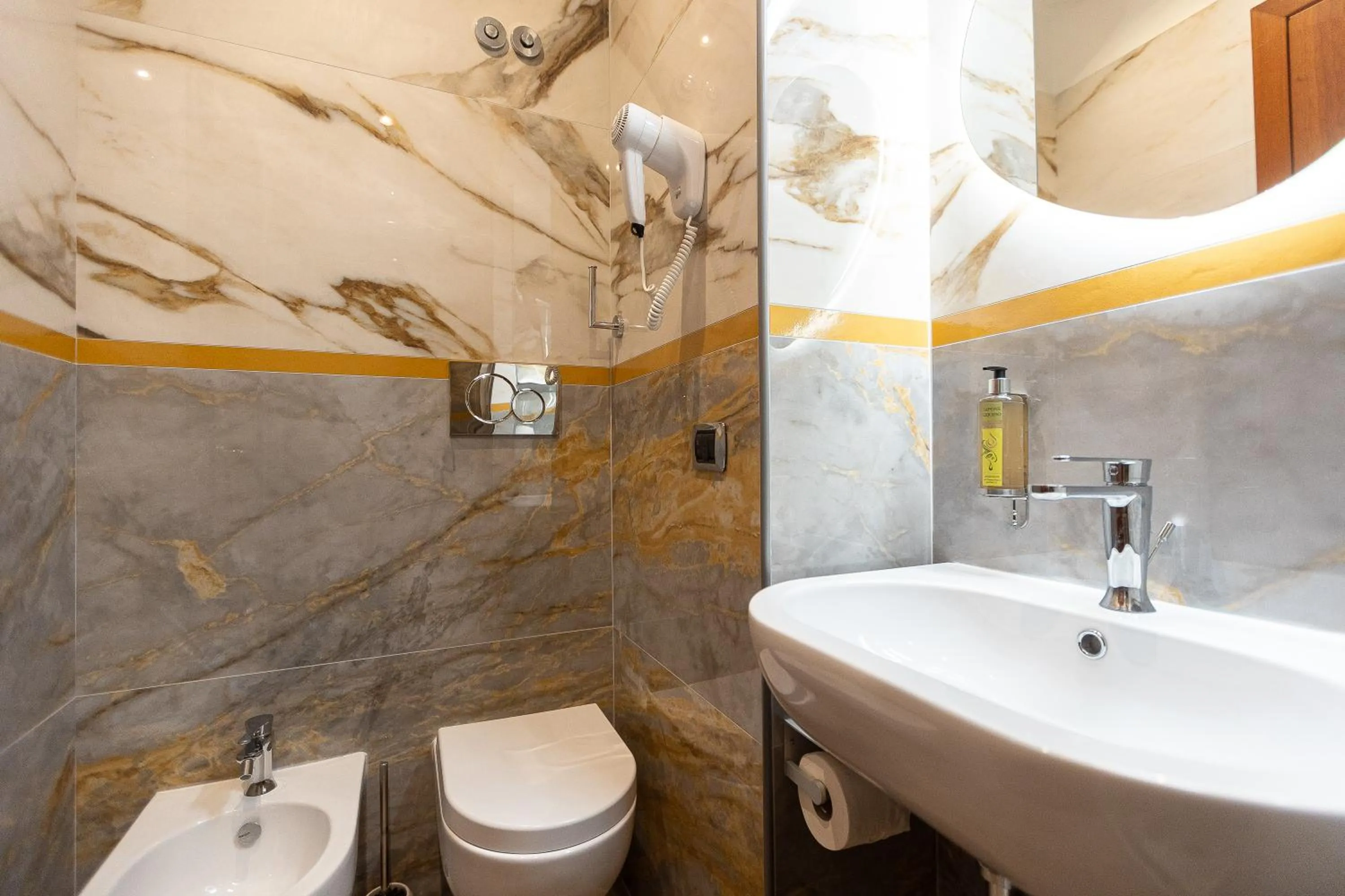 Bathroom in Rome To Stay