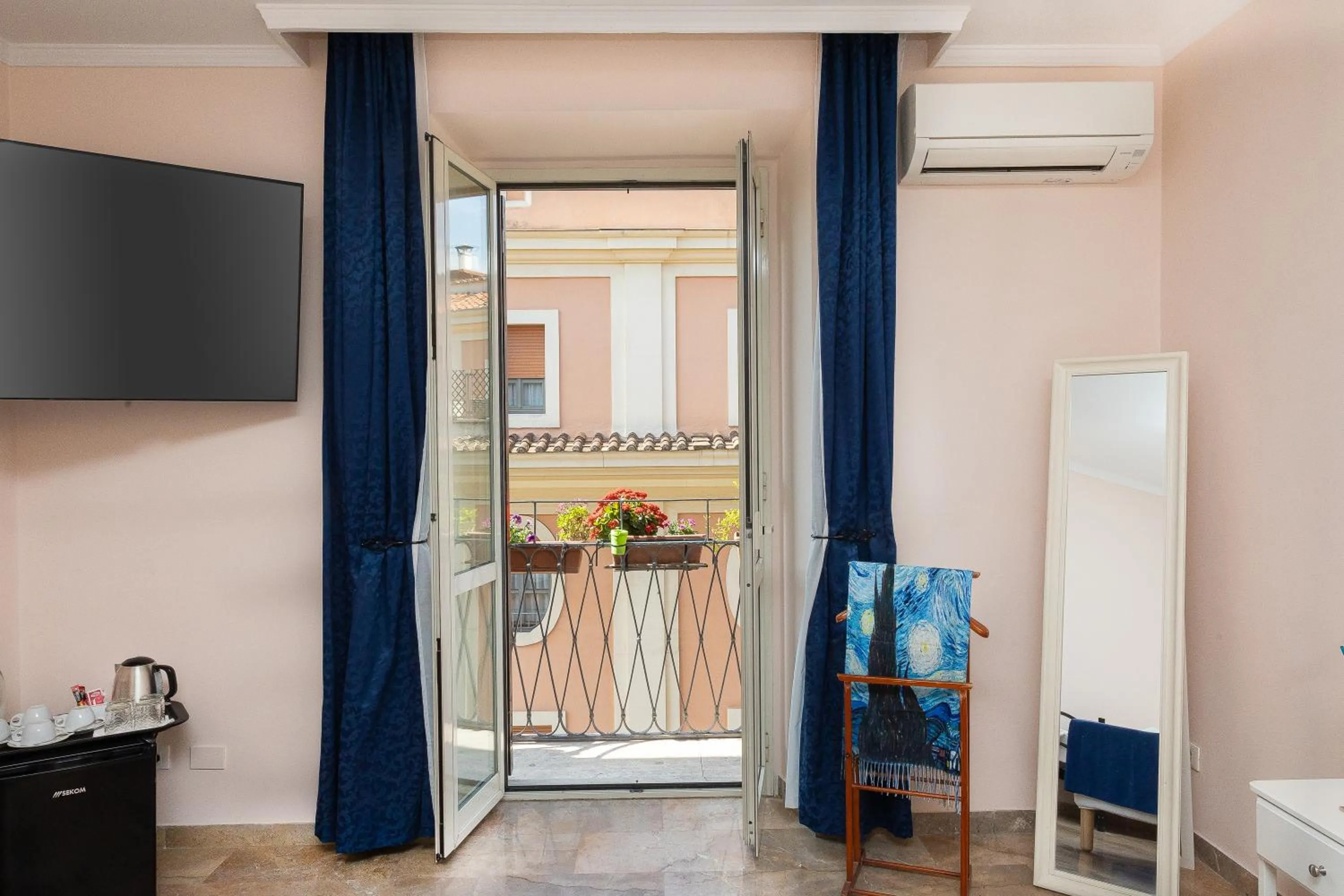 Balcony/Terrace, Bed in Rome To Stay