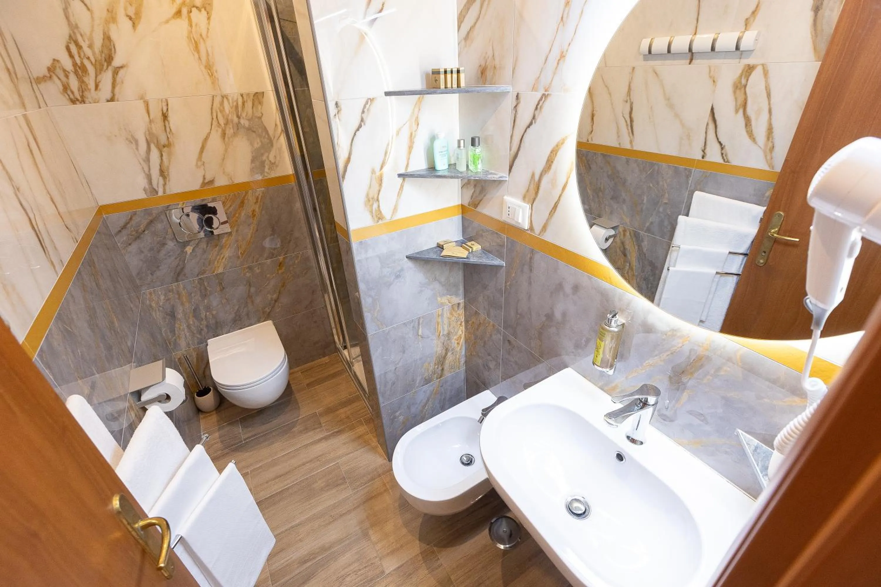 Bathroom in Rome To Stay