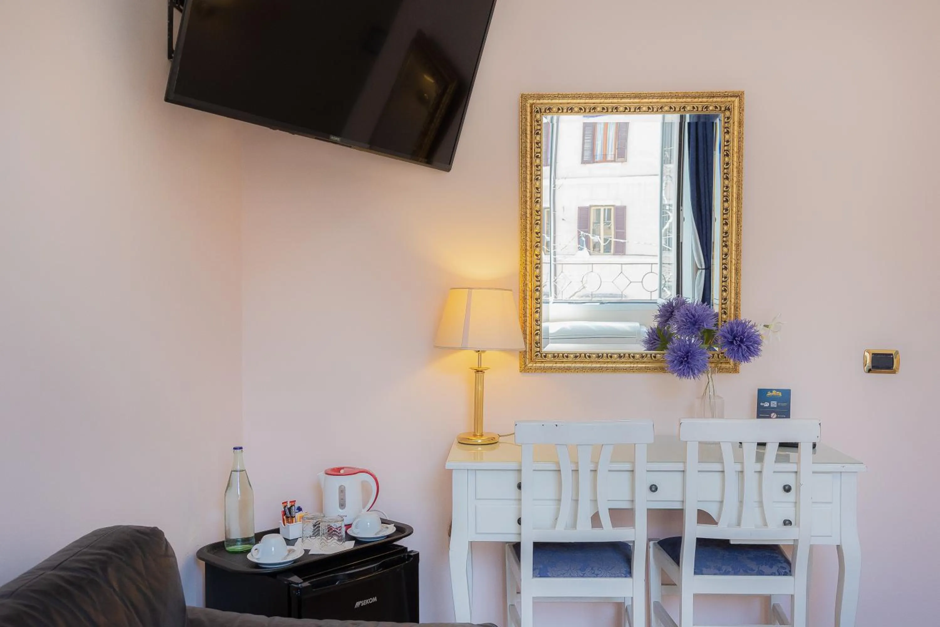 TV and multimedia in Rome To Stay