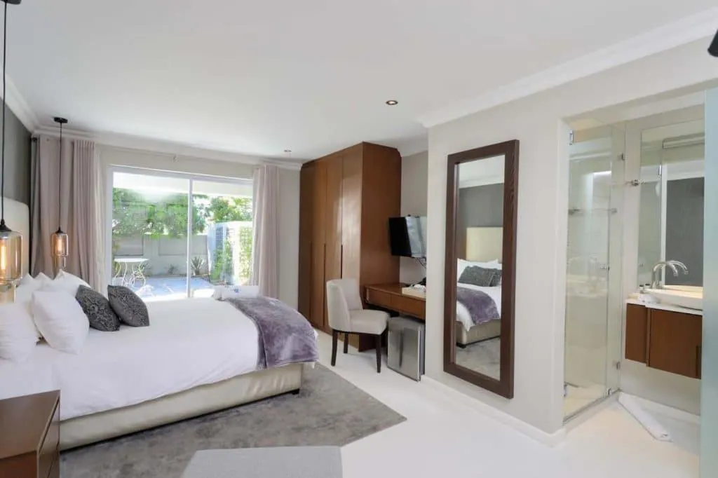 Photo of the whole room, Bed in Grand Blue D