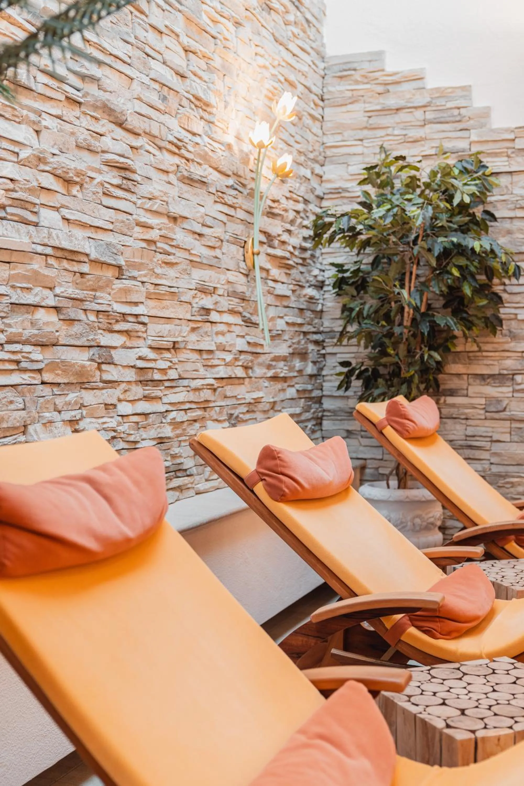 Spa and wellness centre/facilities in Hotel Jagdhaus Monzabon