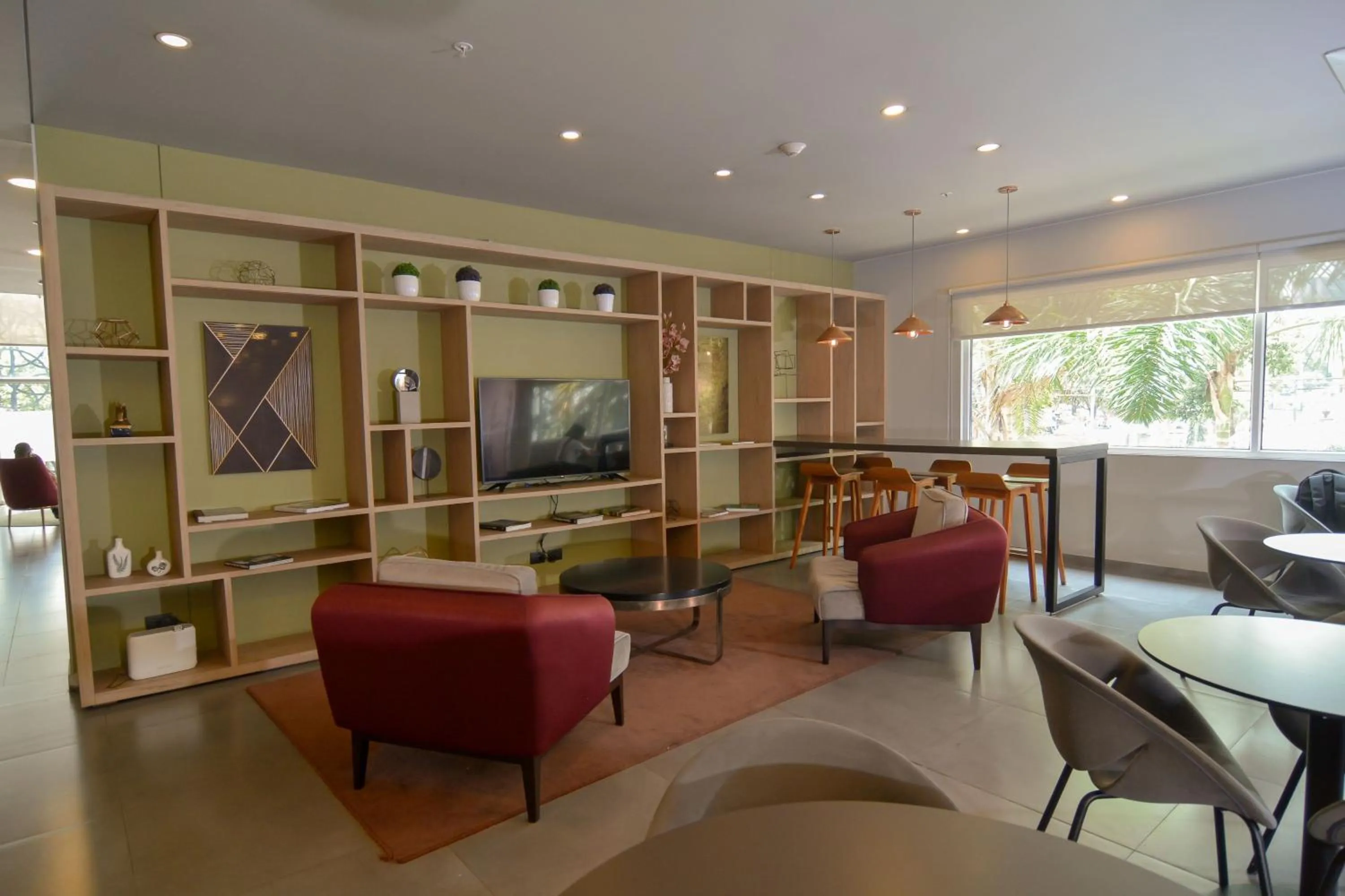 Lobby or reception in City Express Plus by Marriott Medellín Colombia