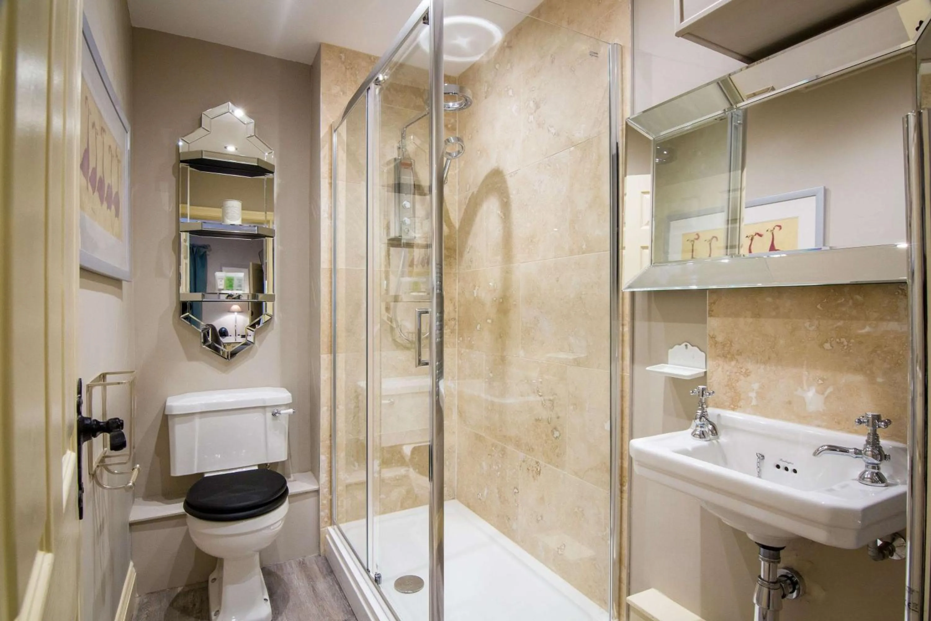 Bathroom in Black Horse Inn