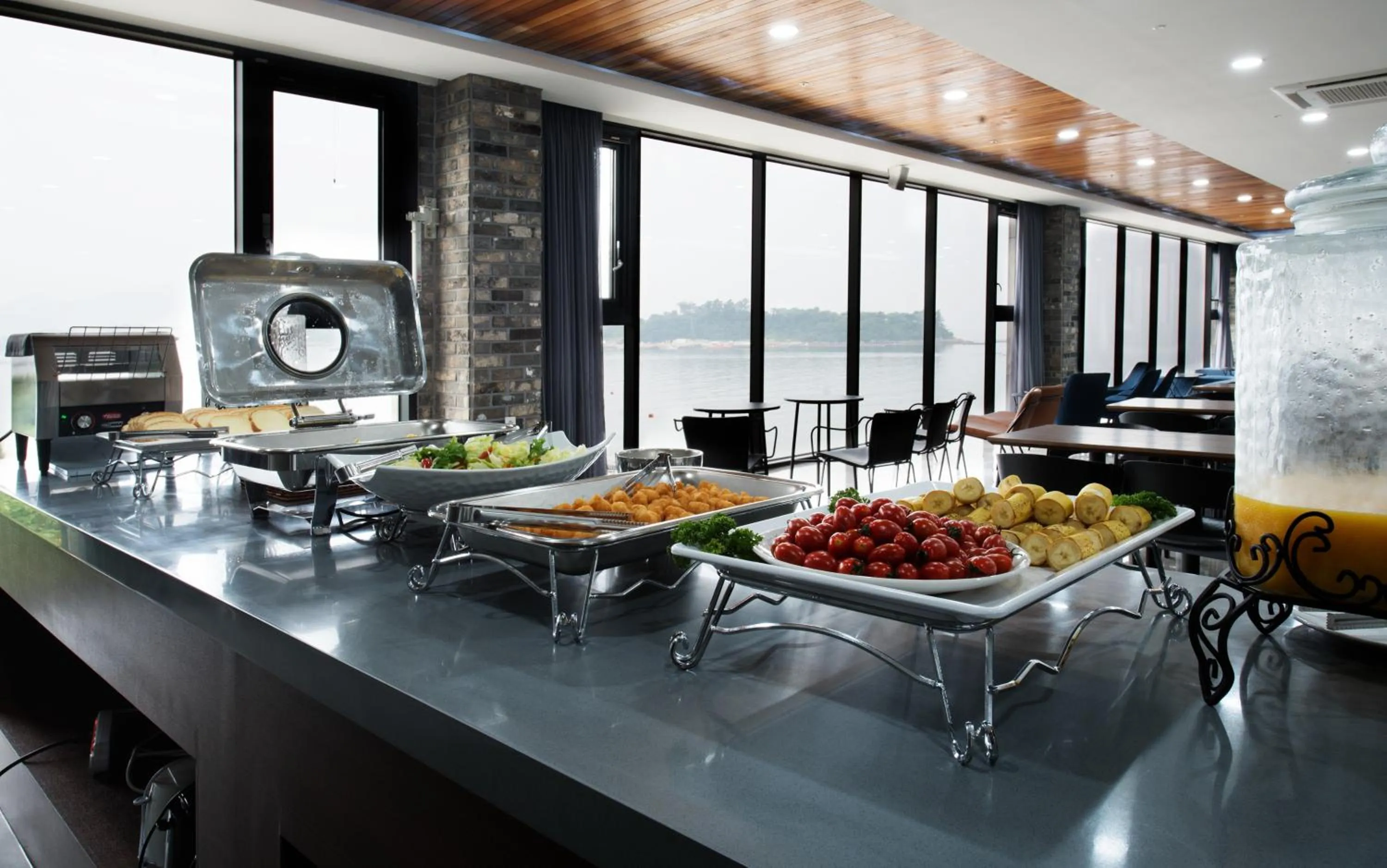 Restaurant/places to eat in Arte Resort Spa & Pool Villa