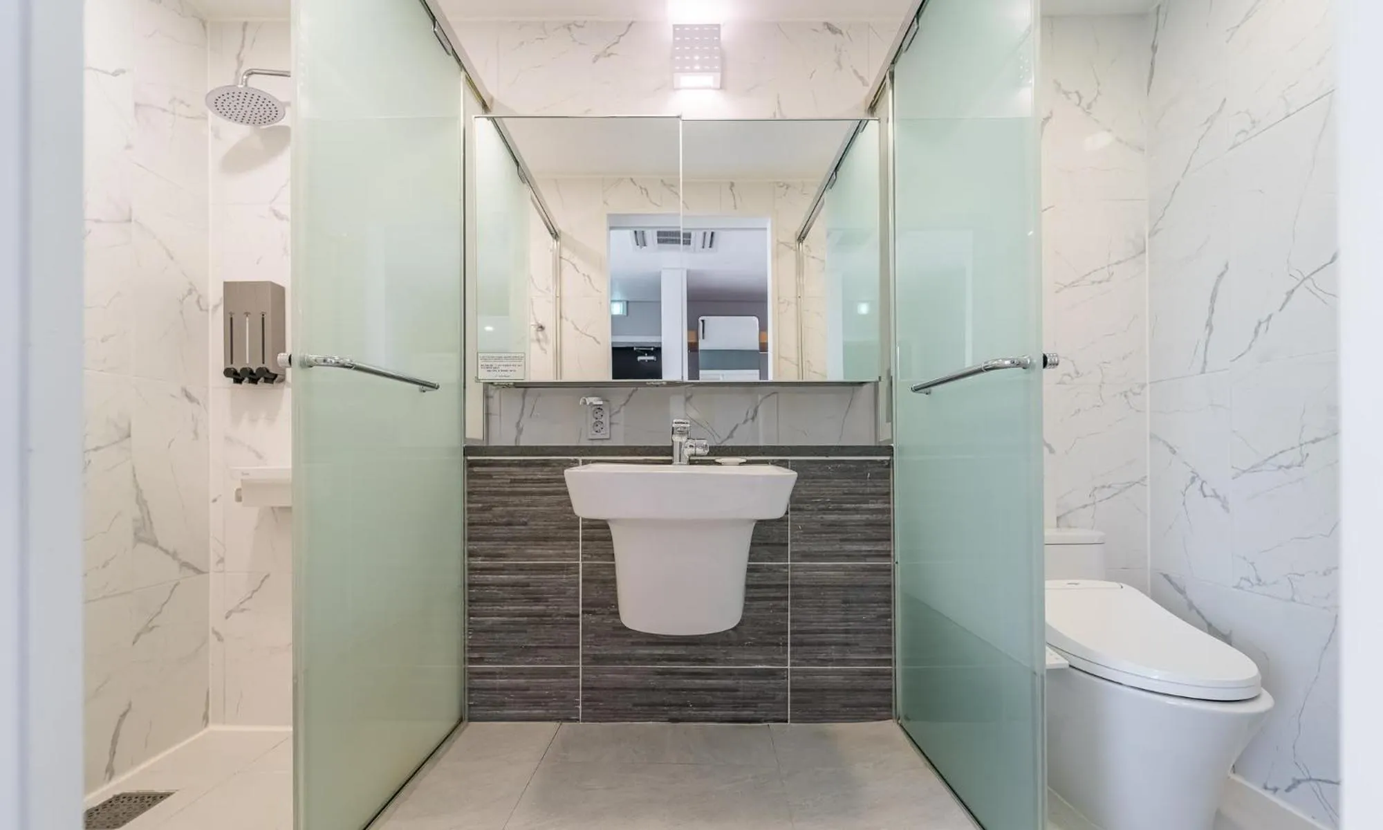 Shower in Arte Resort Spa & Pool Villa