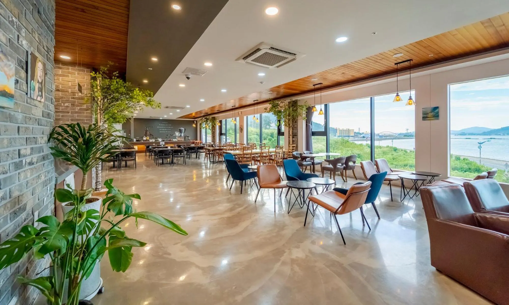 Restaurant/places to eat in Arte Resort Spa & Pool Villa