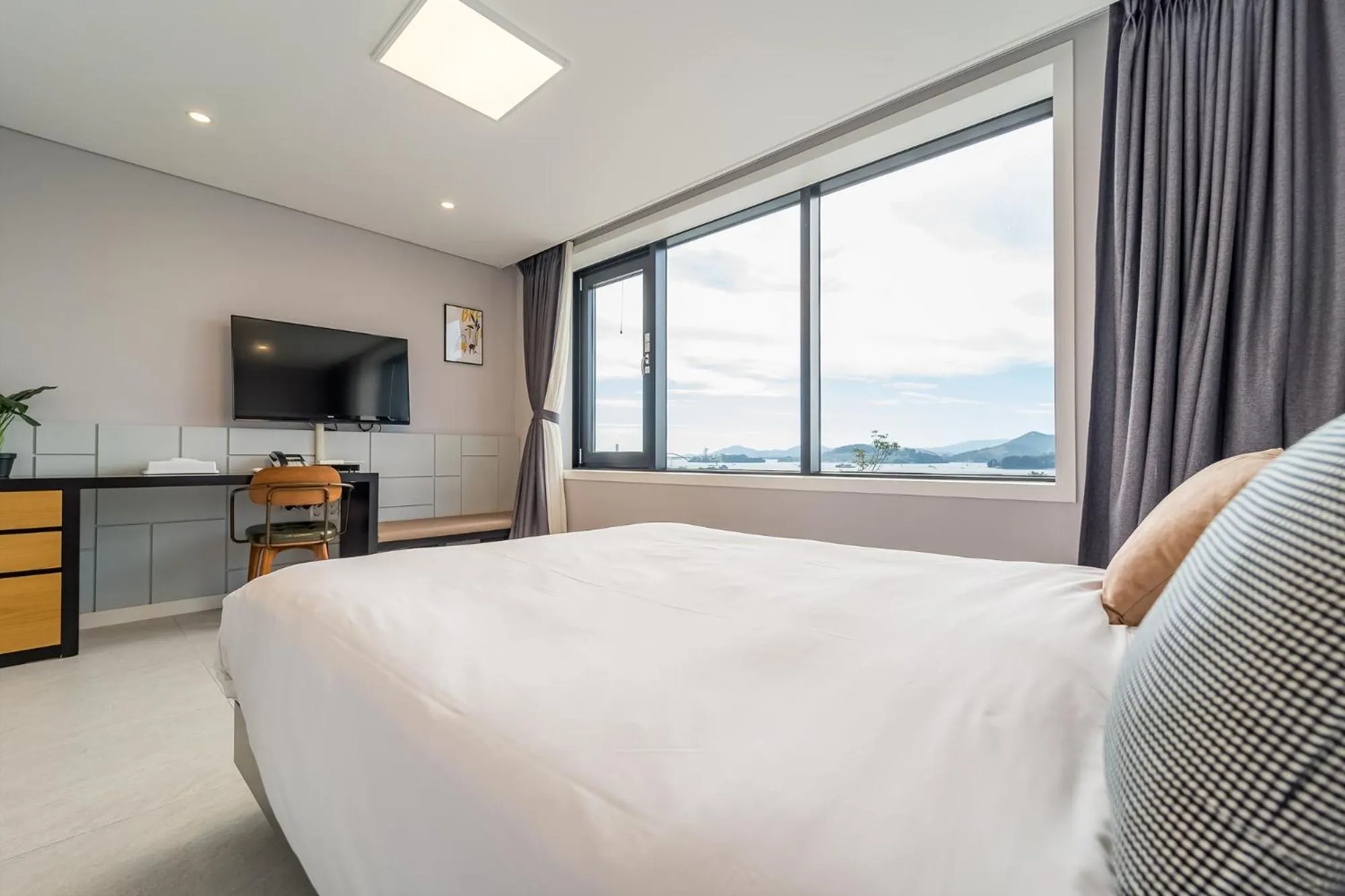 Bed in Arte Resort Spa & Pool Villa