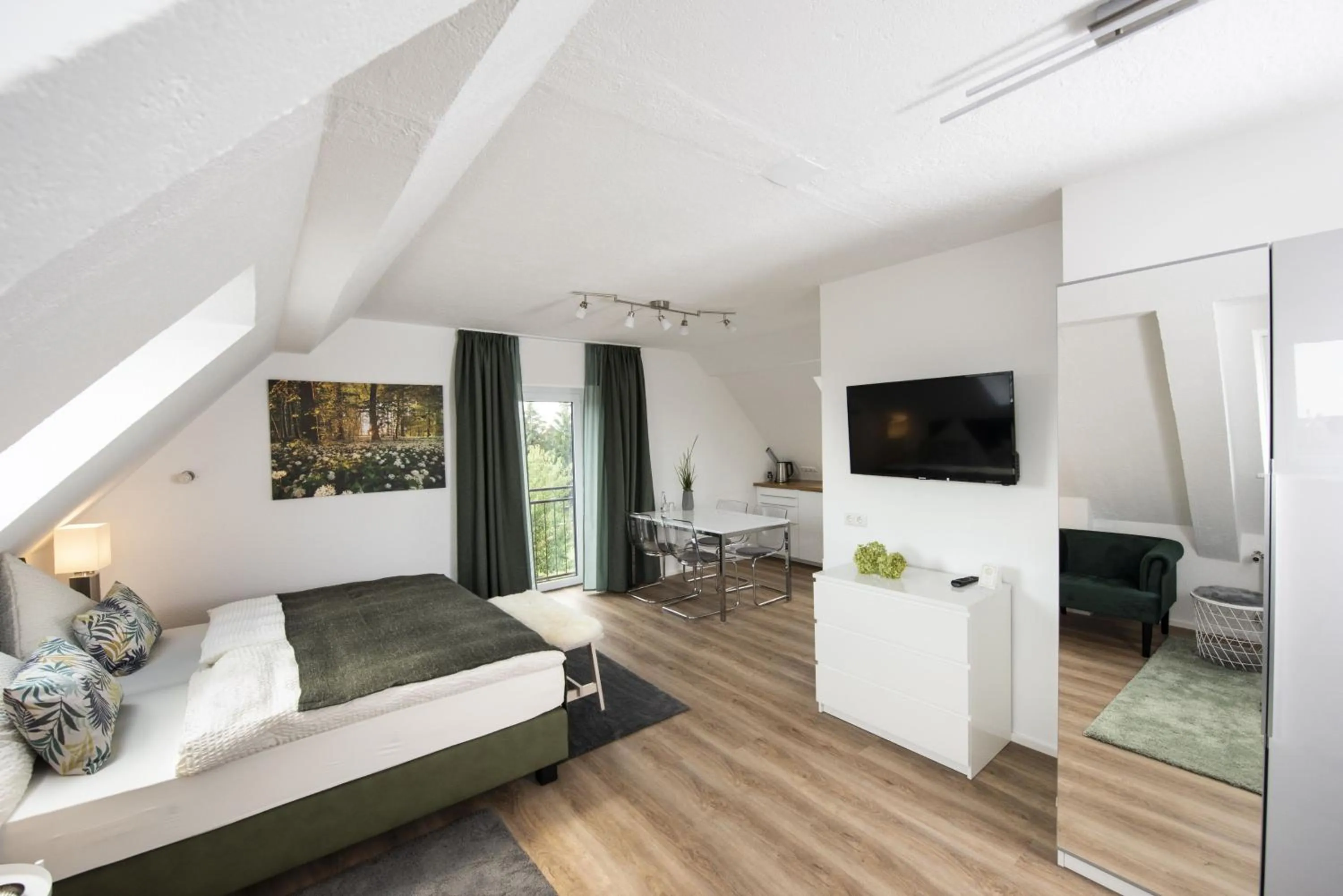 TV and multimedia, Bed in Landgasthof zur Sonne