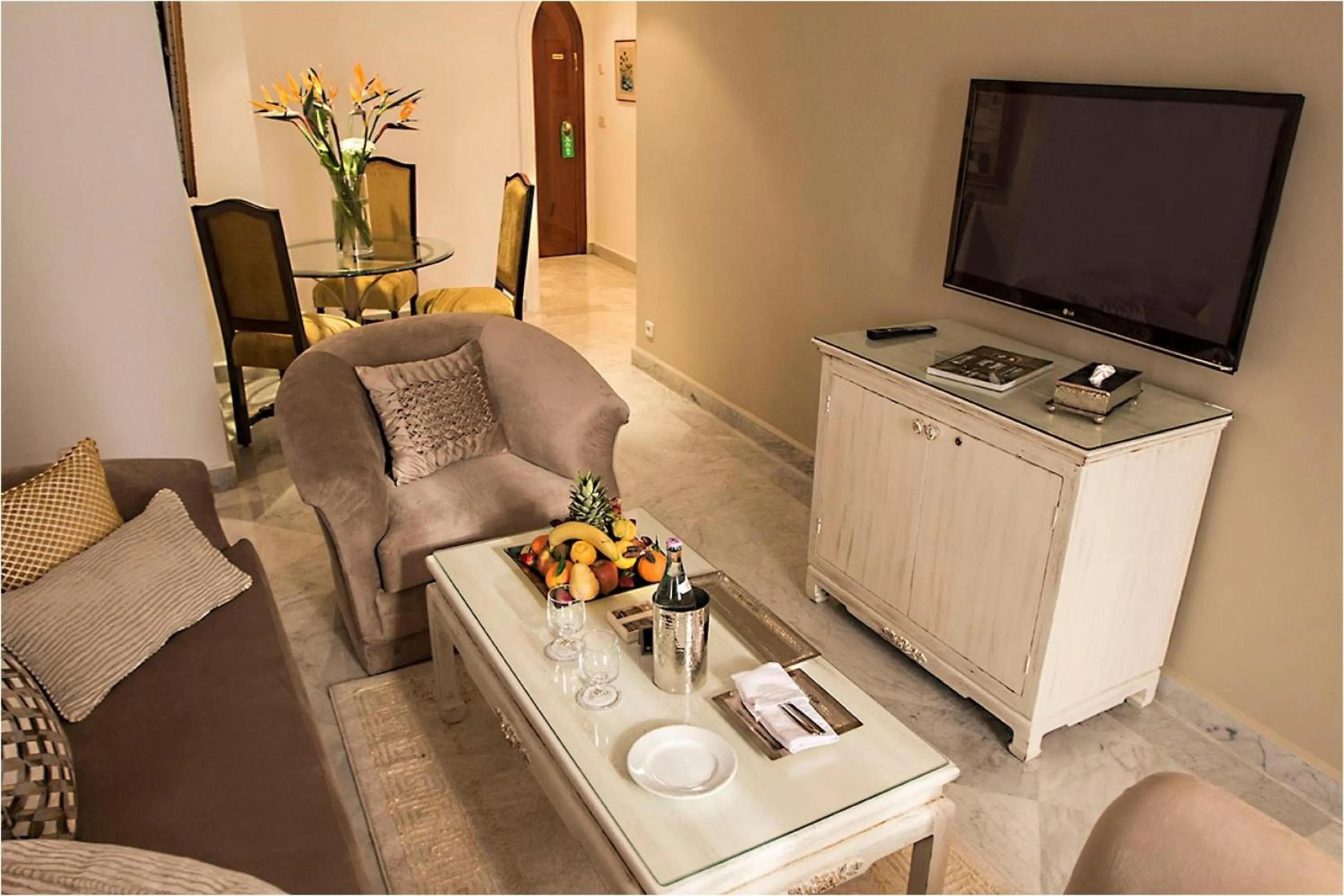 Seating area in Hôtel La Maison Blanche