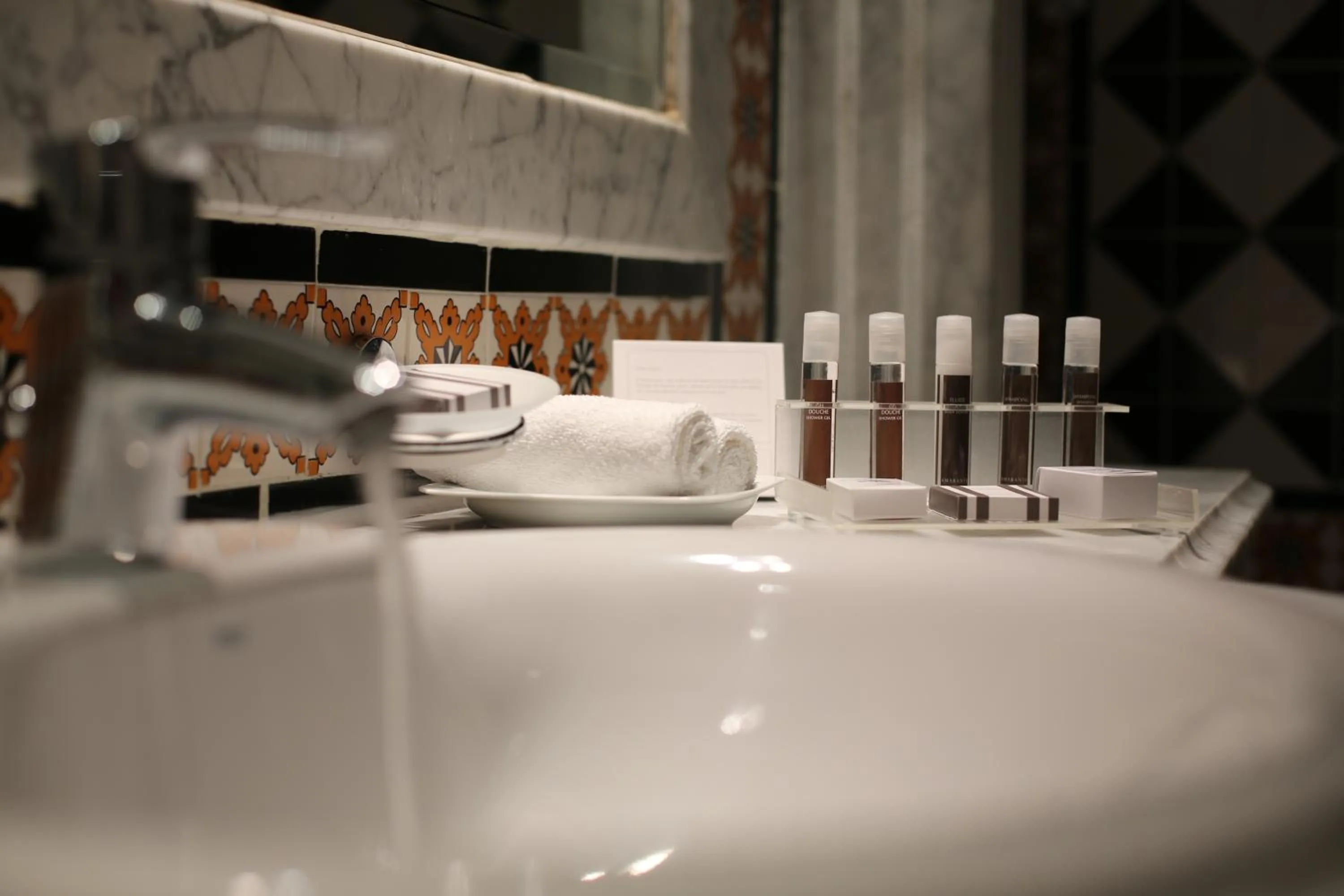 Bathroom in Hôtel La Maison Blanche