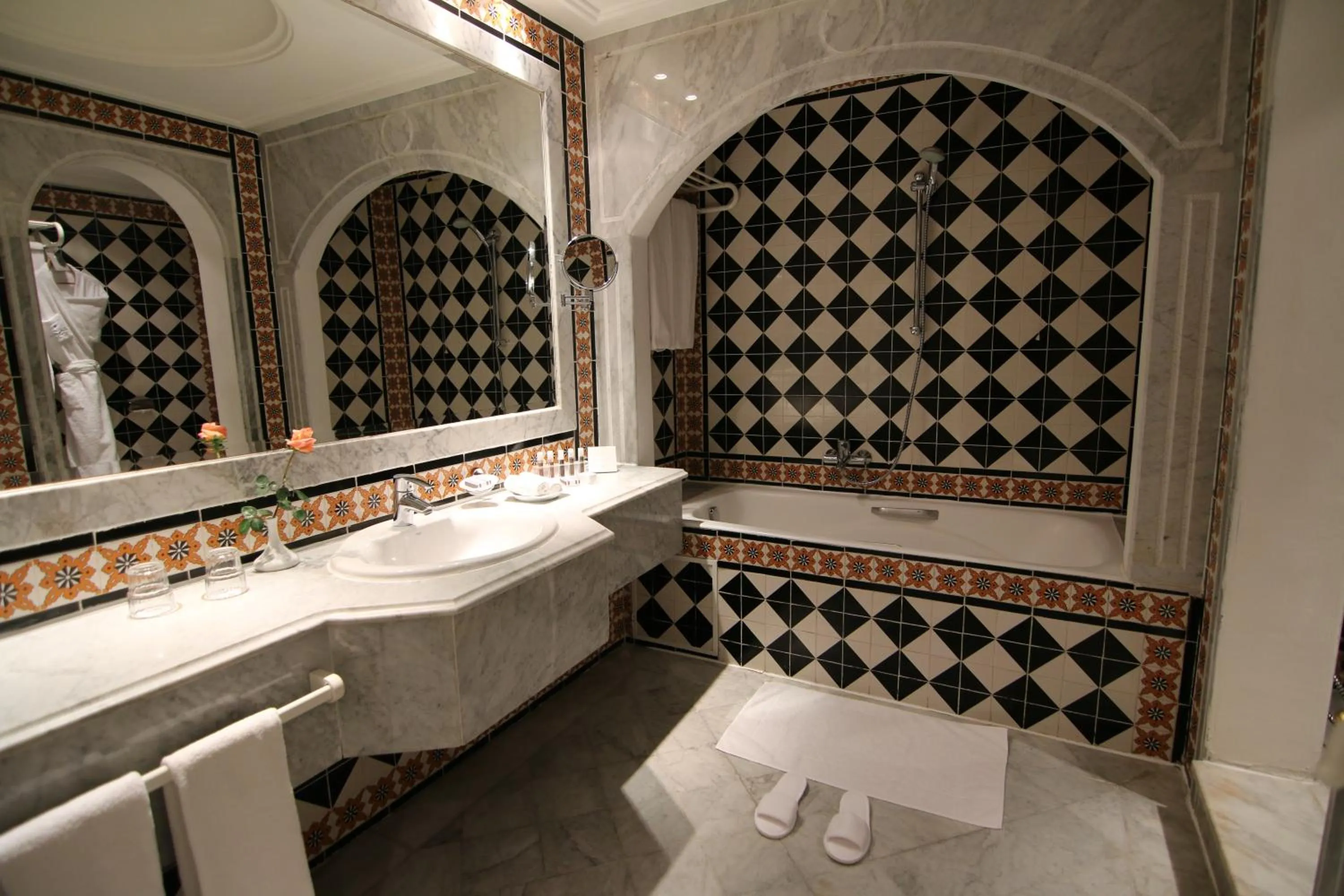 Bathroom in Hôtel La Maison Blanche