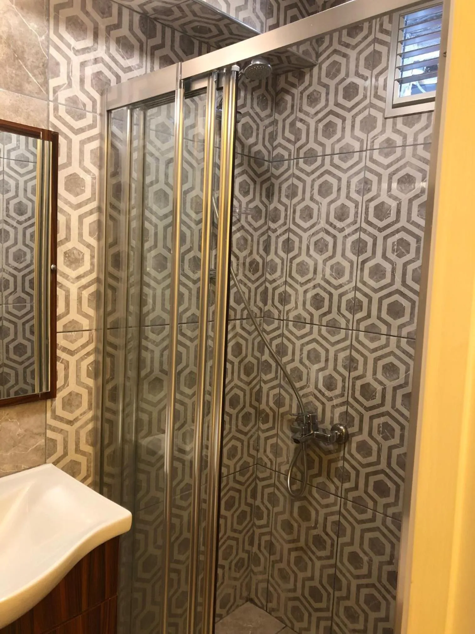 Bathroom in Rose Mansion by Otantik Suites