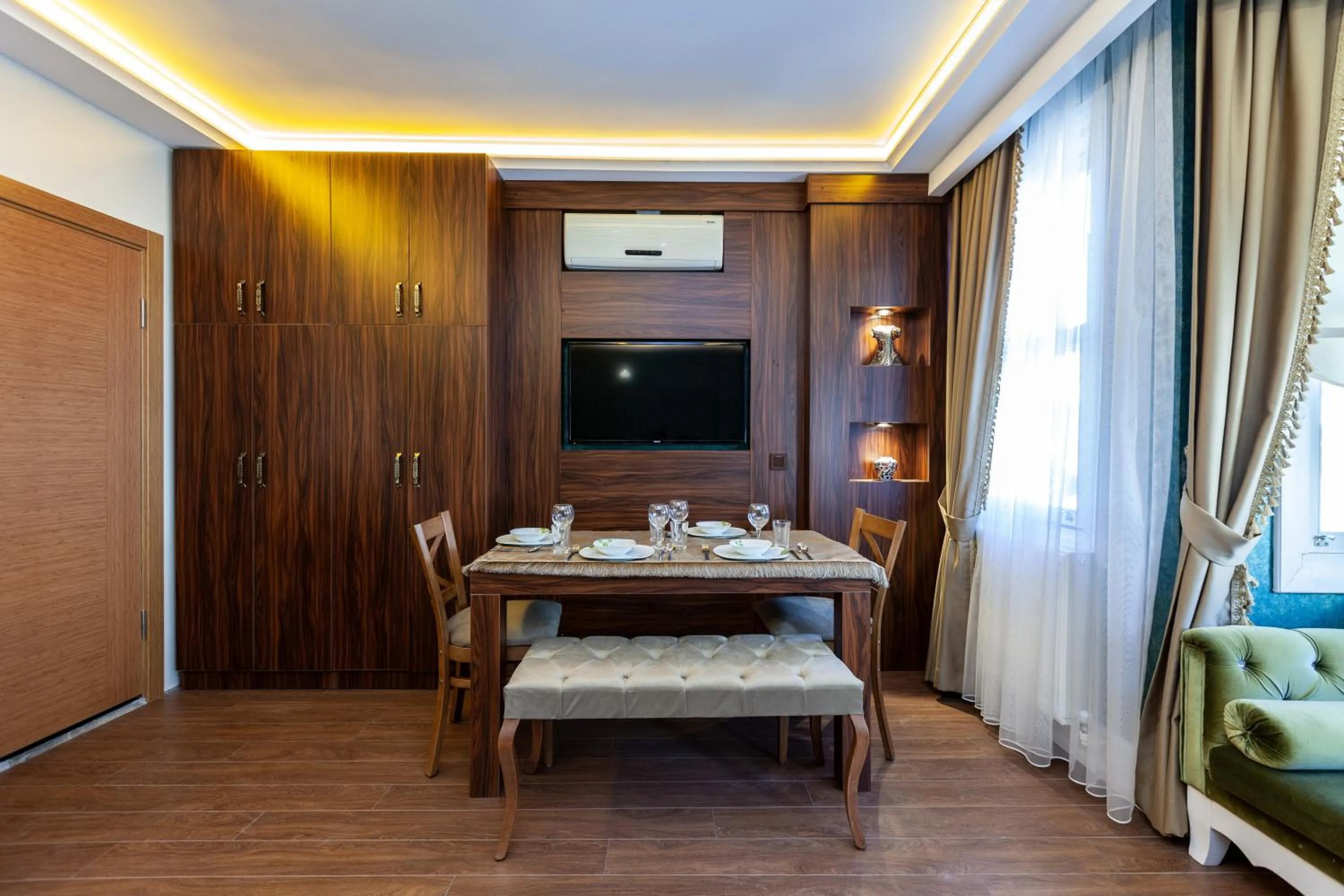 Living room in Rose Mansion by Otantik Suites