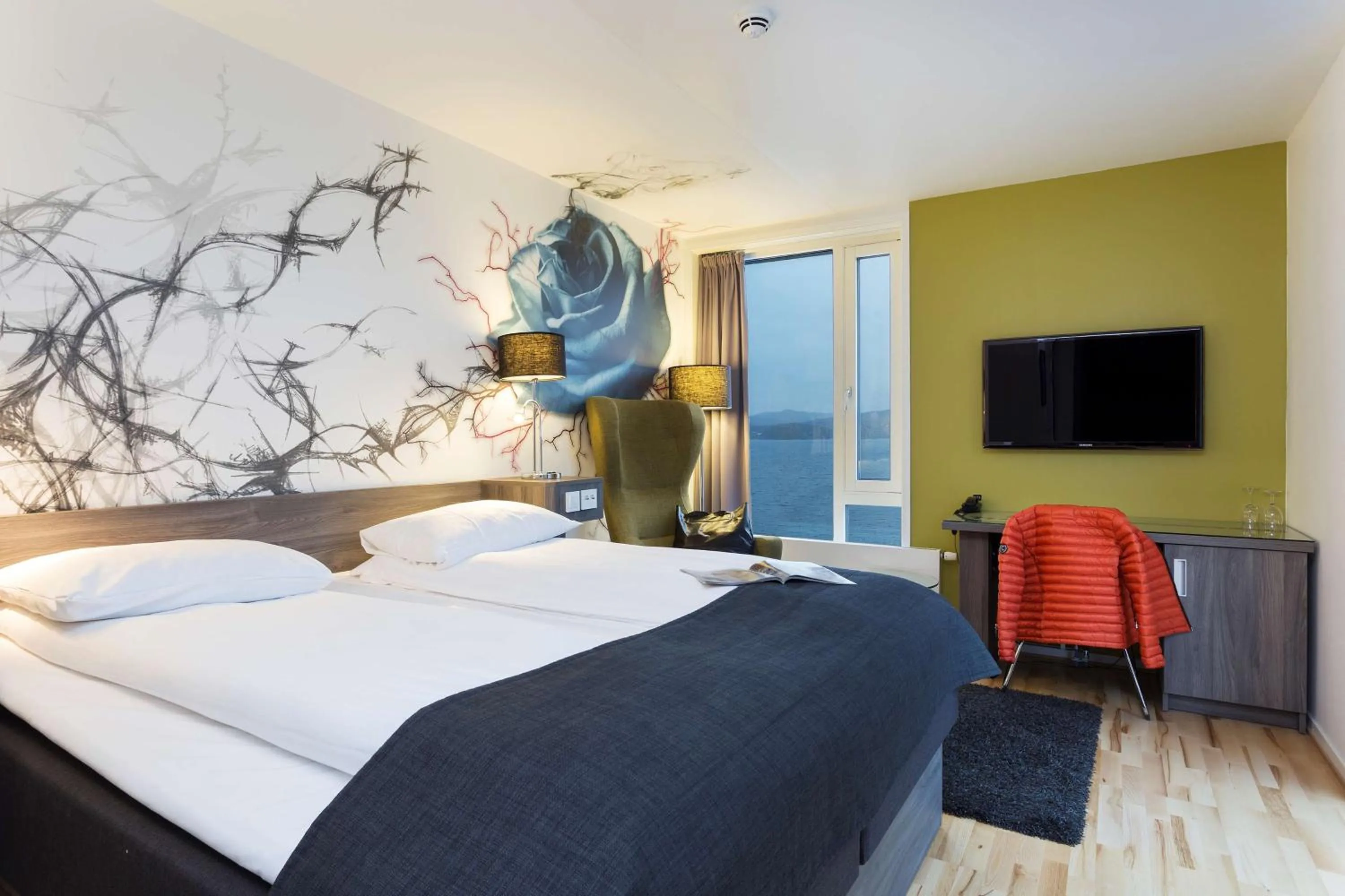 Photo of the whole room, Bed in Scandic Rock City