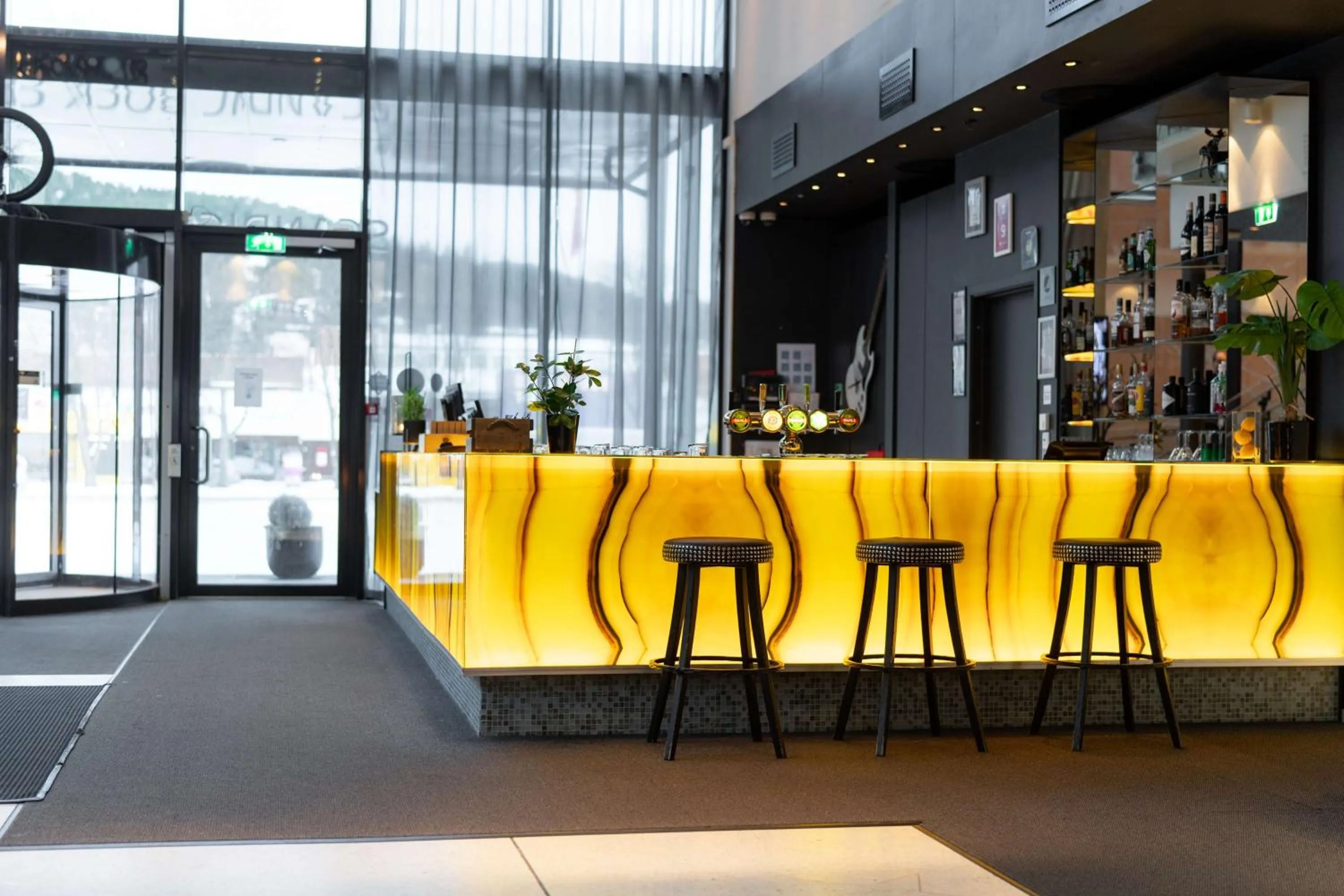 Lounge or bar in Scandic Rock City