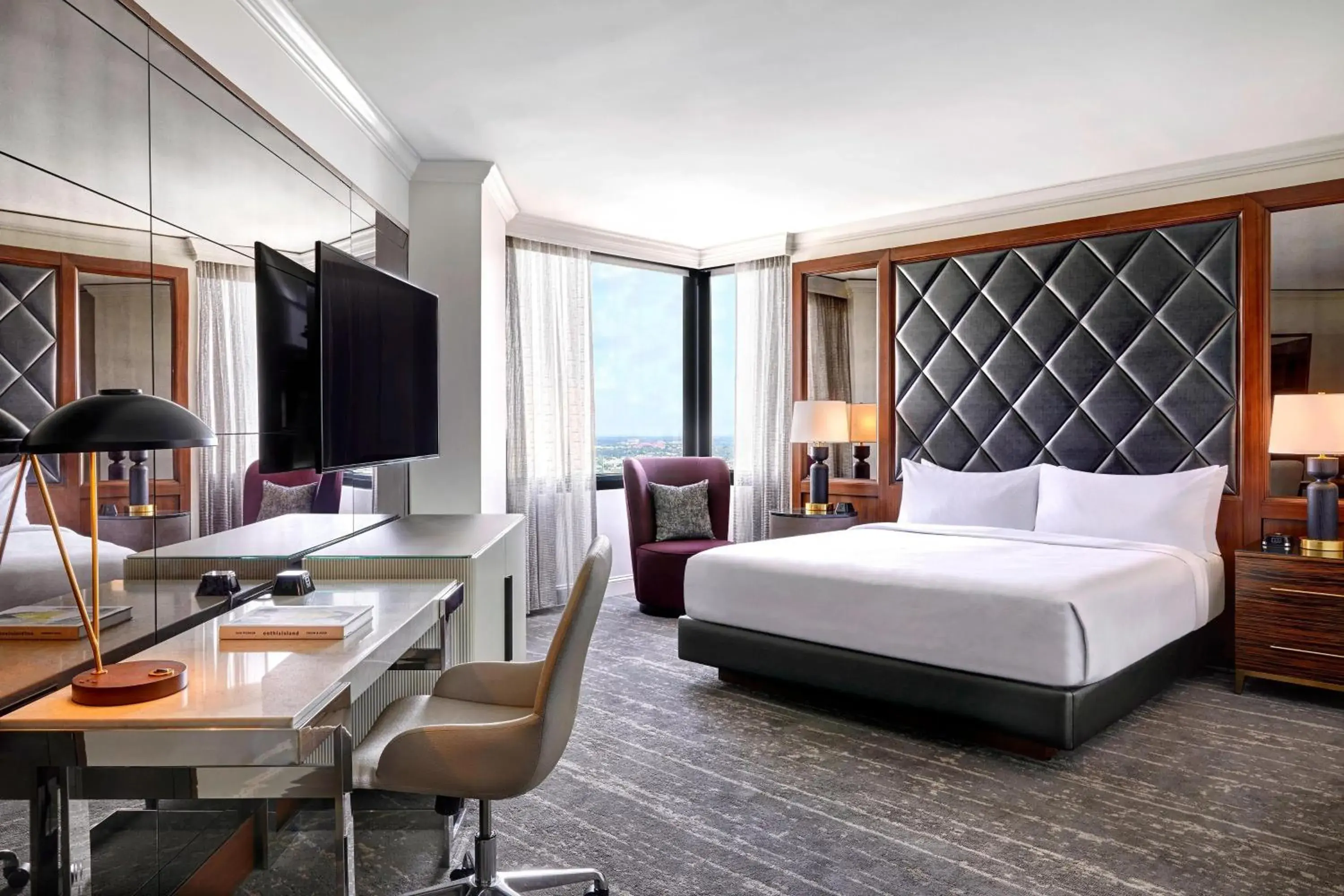 Guest Room with Lounge Access in JW Marriott New Orleans Guest Room with Lounge Access in JW Marriott New Orleans