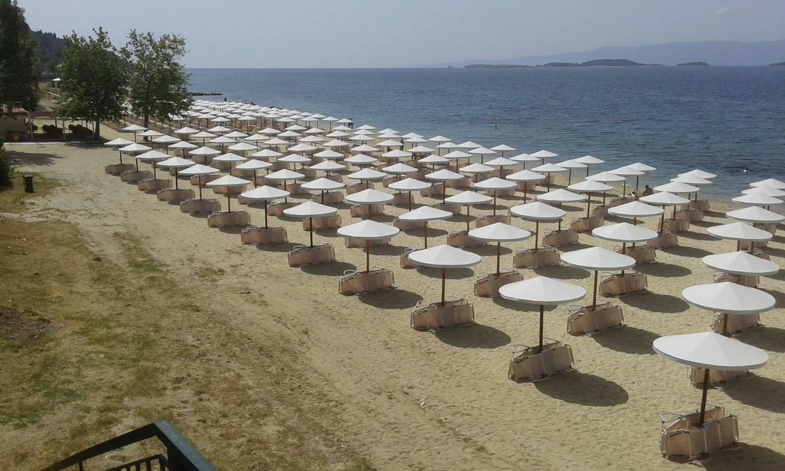 Beach in Akrathos Beach Hotel