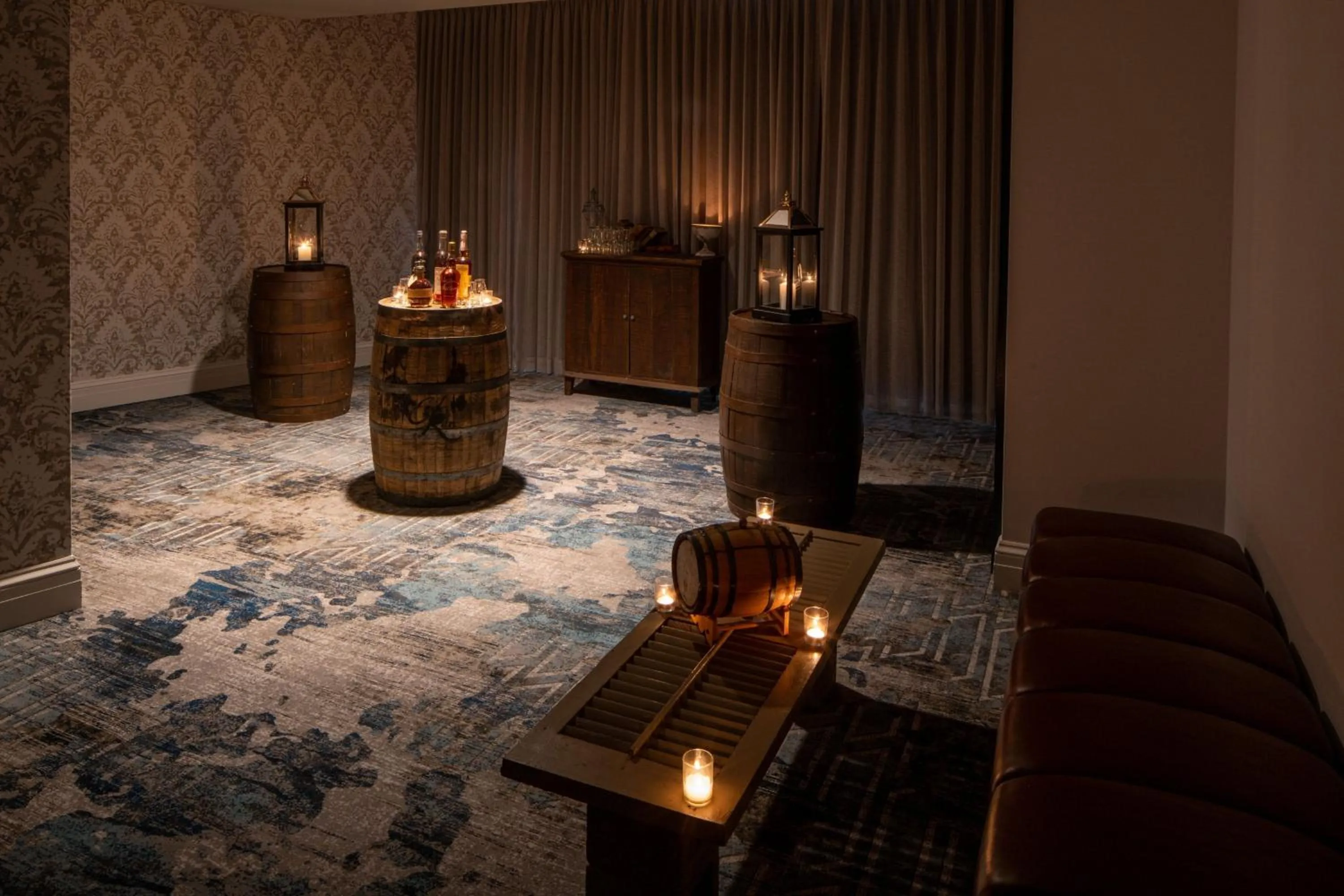 Restaurant/places to eat in New Orleans Marriott Warehouse Arts District