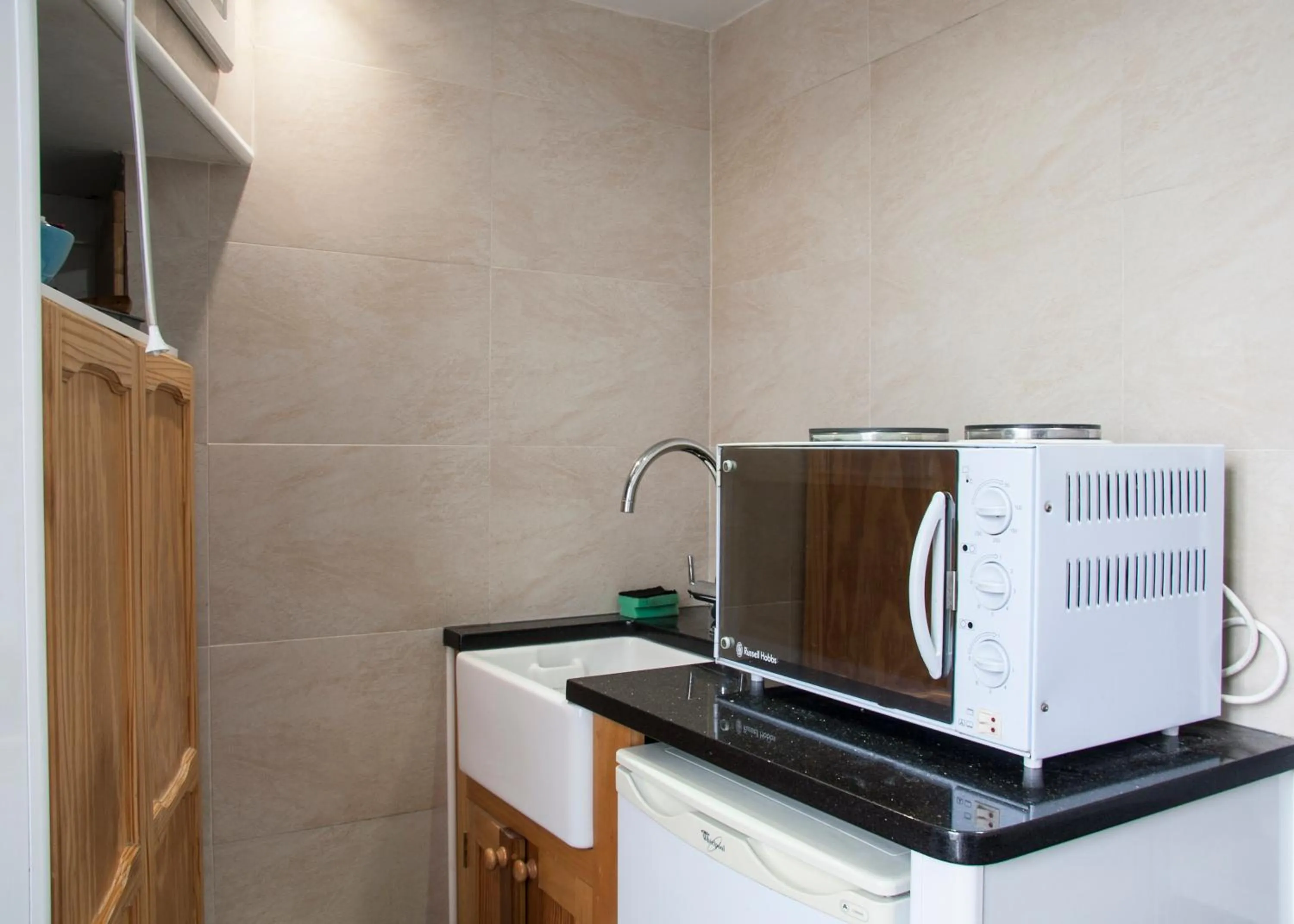 Coffee/tea facilities in Caledonian Studio Flats