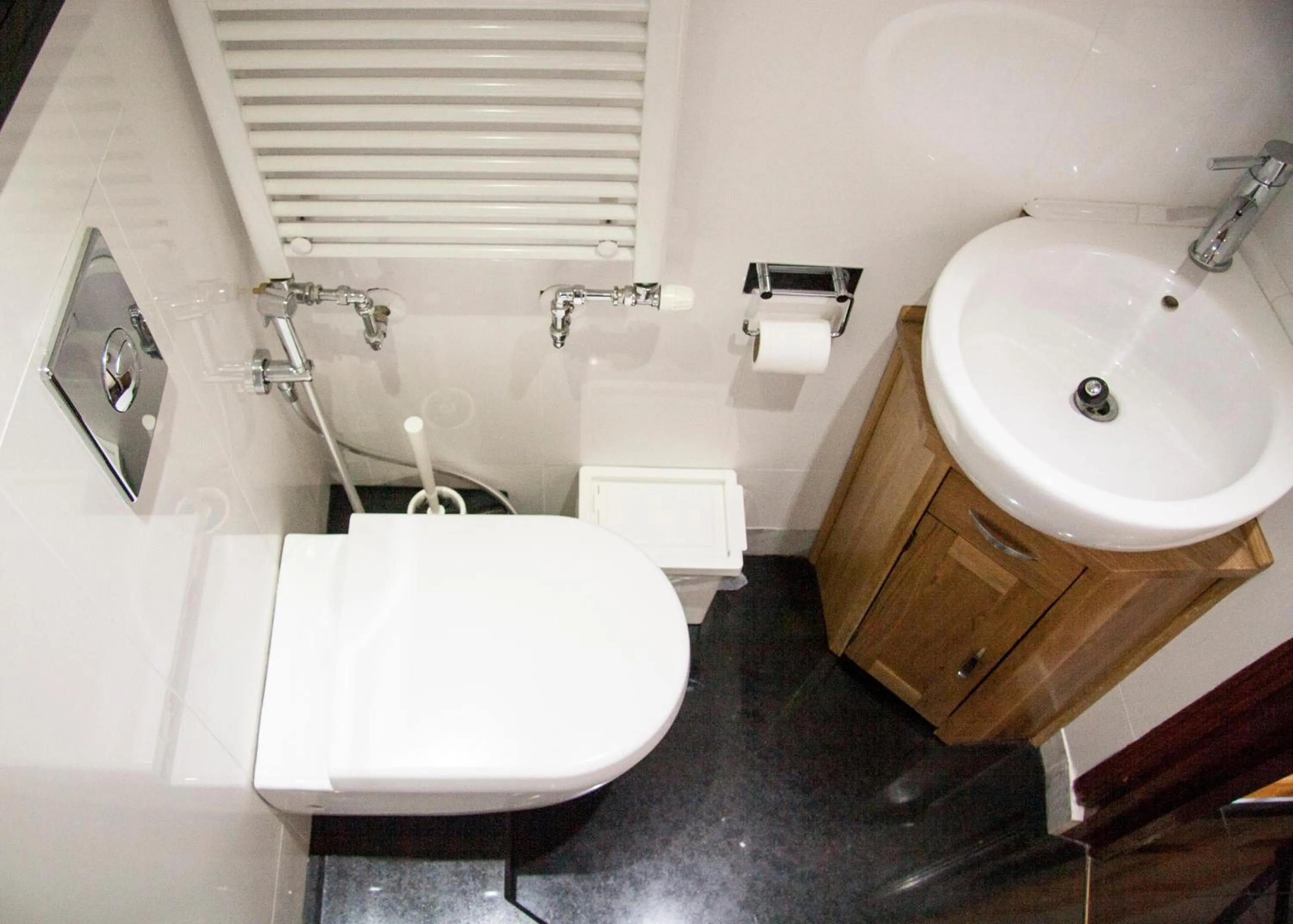 Bathroom in Caledonian Studio Flats