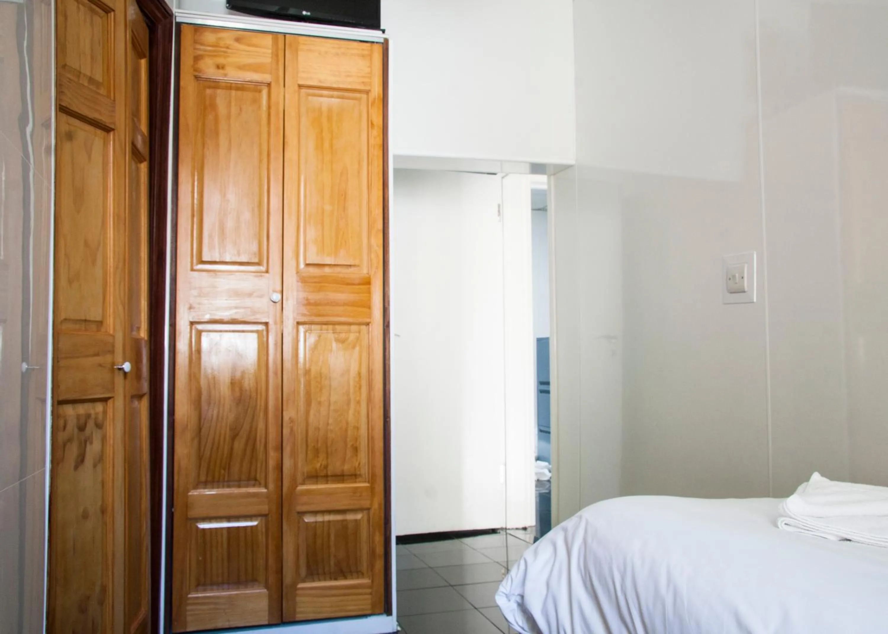 Bedroom, Bed in Caledonian Studio Flats