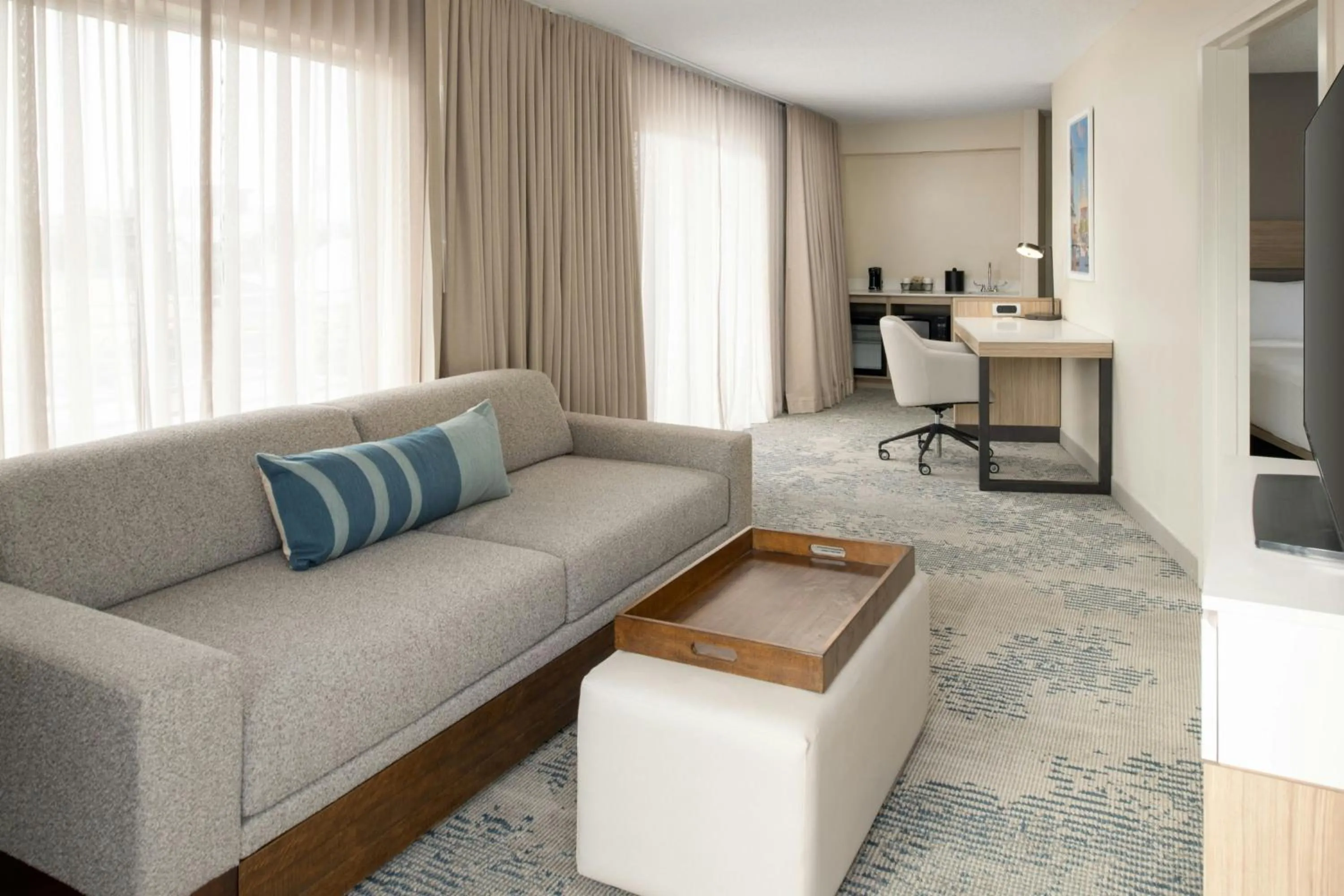 Living room in SpringHill Suites by Marriott New Orleans Warehouse Arts District