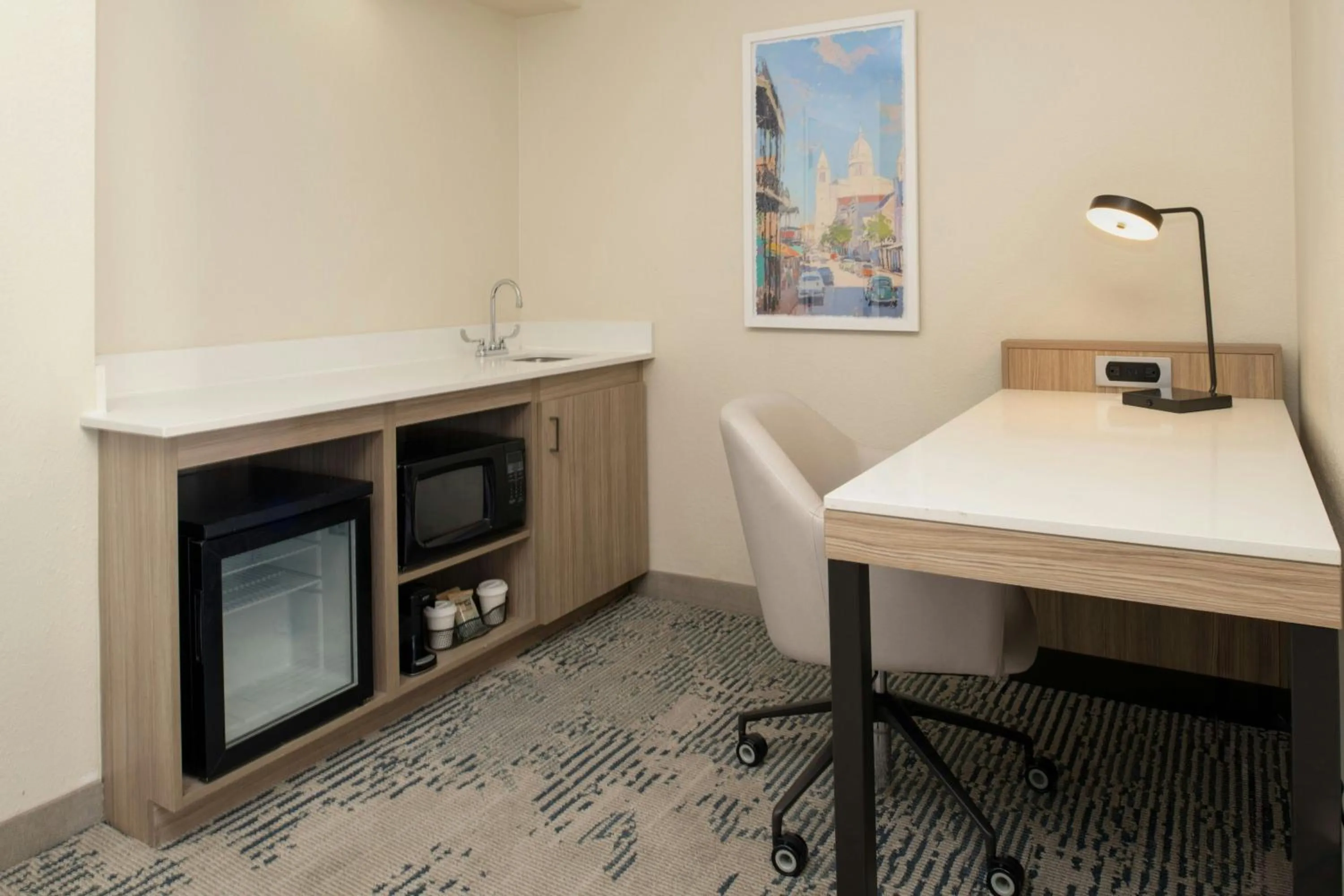 Photo of the whole room in SpringHill Suites by Marriott New Orleans Warehouse Arts District