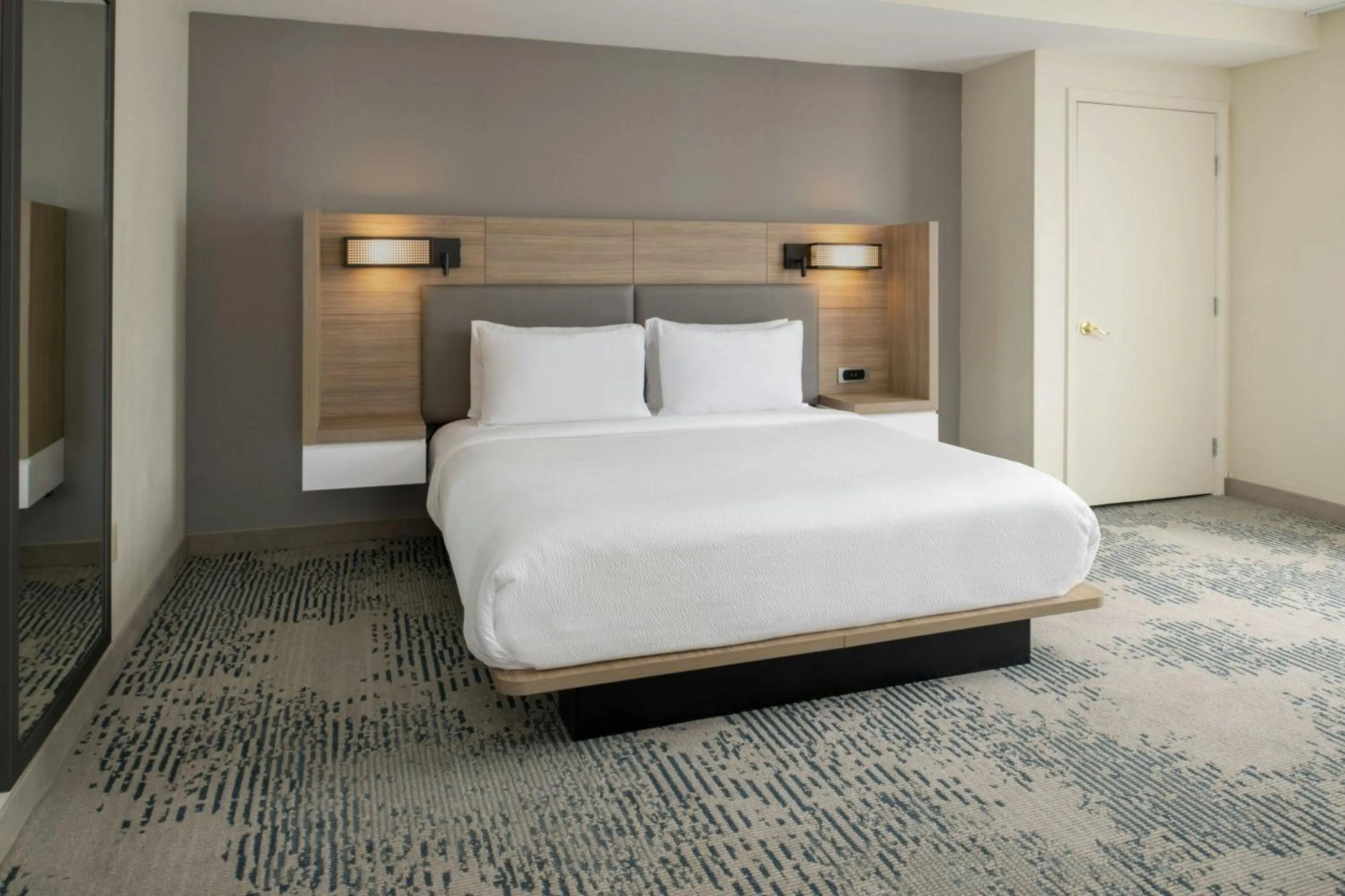 Photo of the whole room, Bed in SpringHill Suites by Marriott New Orleans Warehouse Arts District