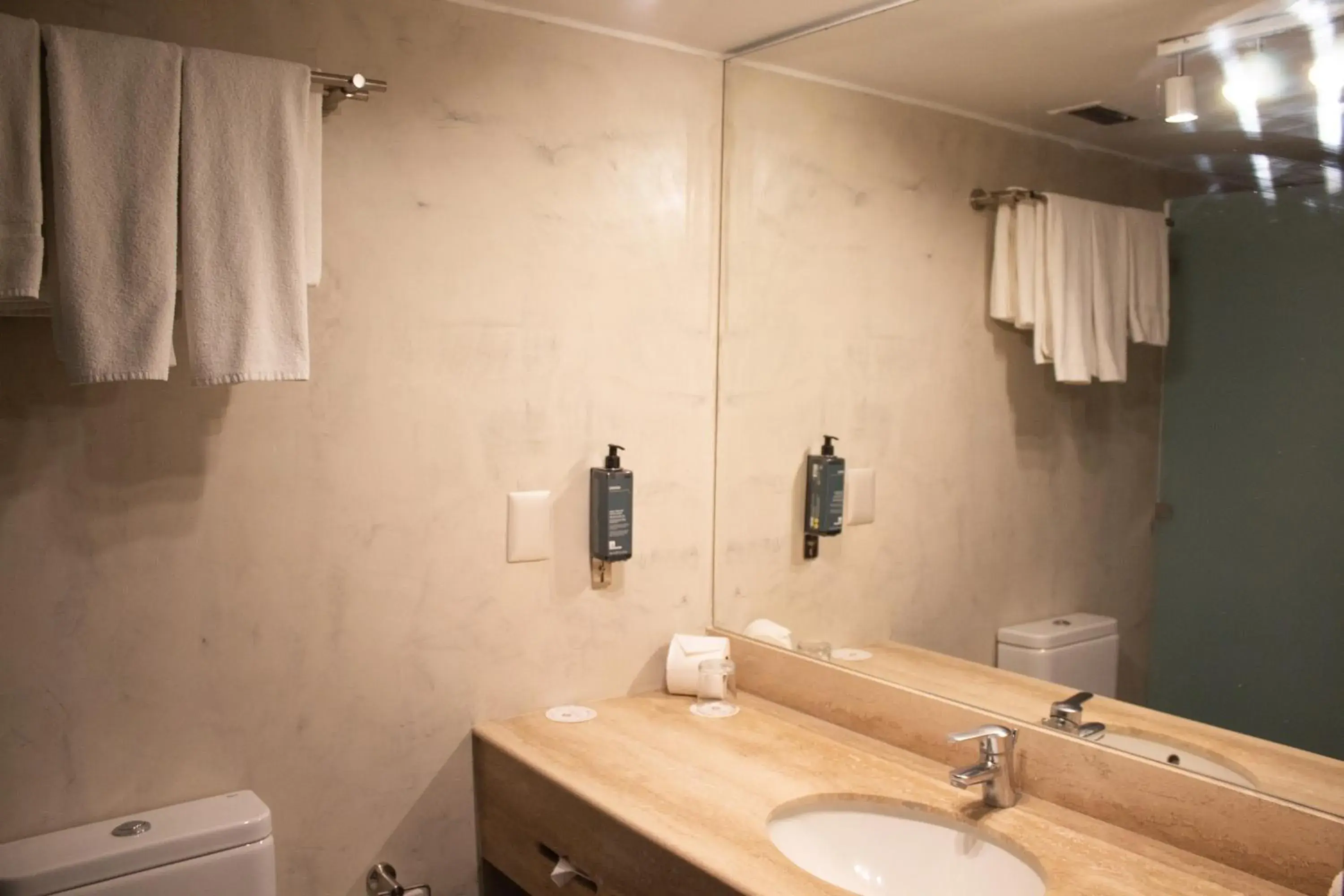 Triple Room in Almacruz Hotel y Centro de Convenciones (Ex Galerías) Triple Room in Almacruz Hotel y Centro de Convenciones (Ex Galerías)