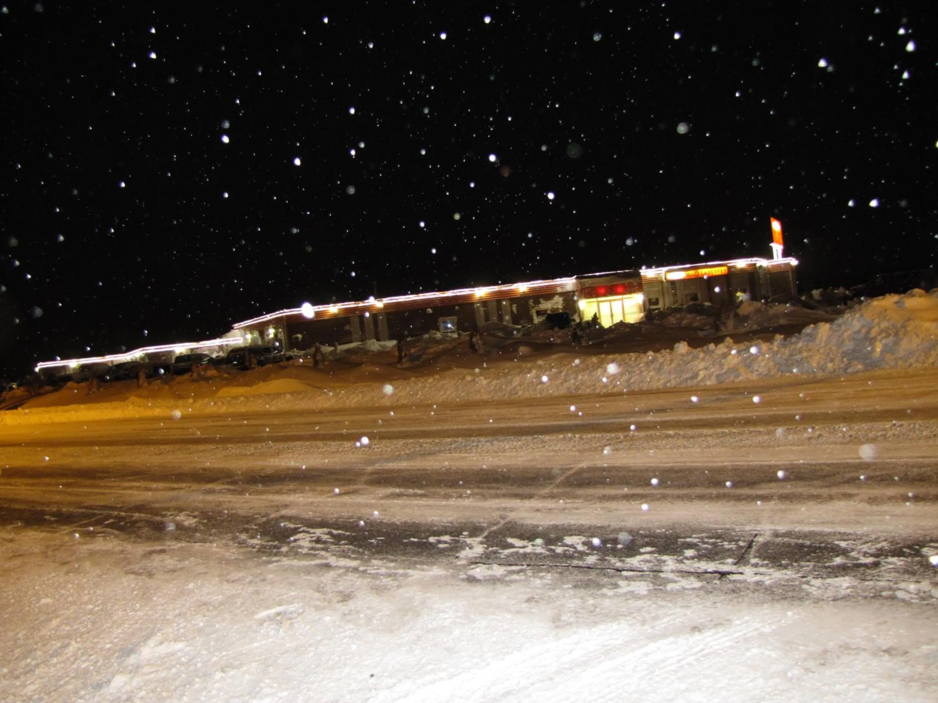 Property building in Valley Inn Motel