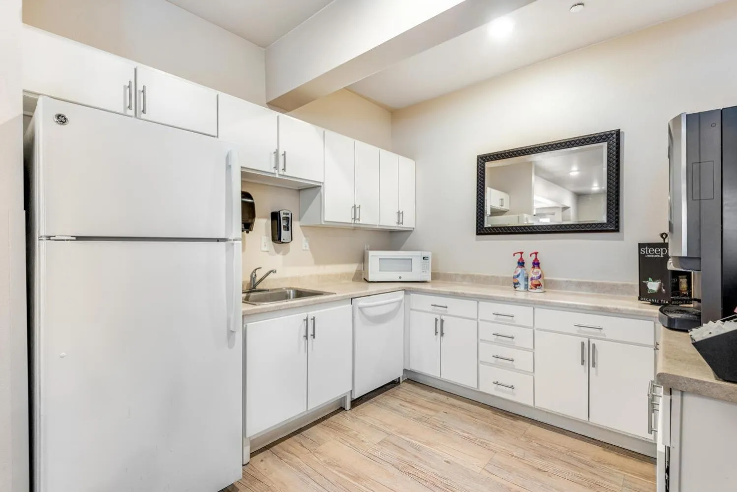 Coffee/tea facilities in WaterWalk Denver Tech Center