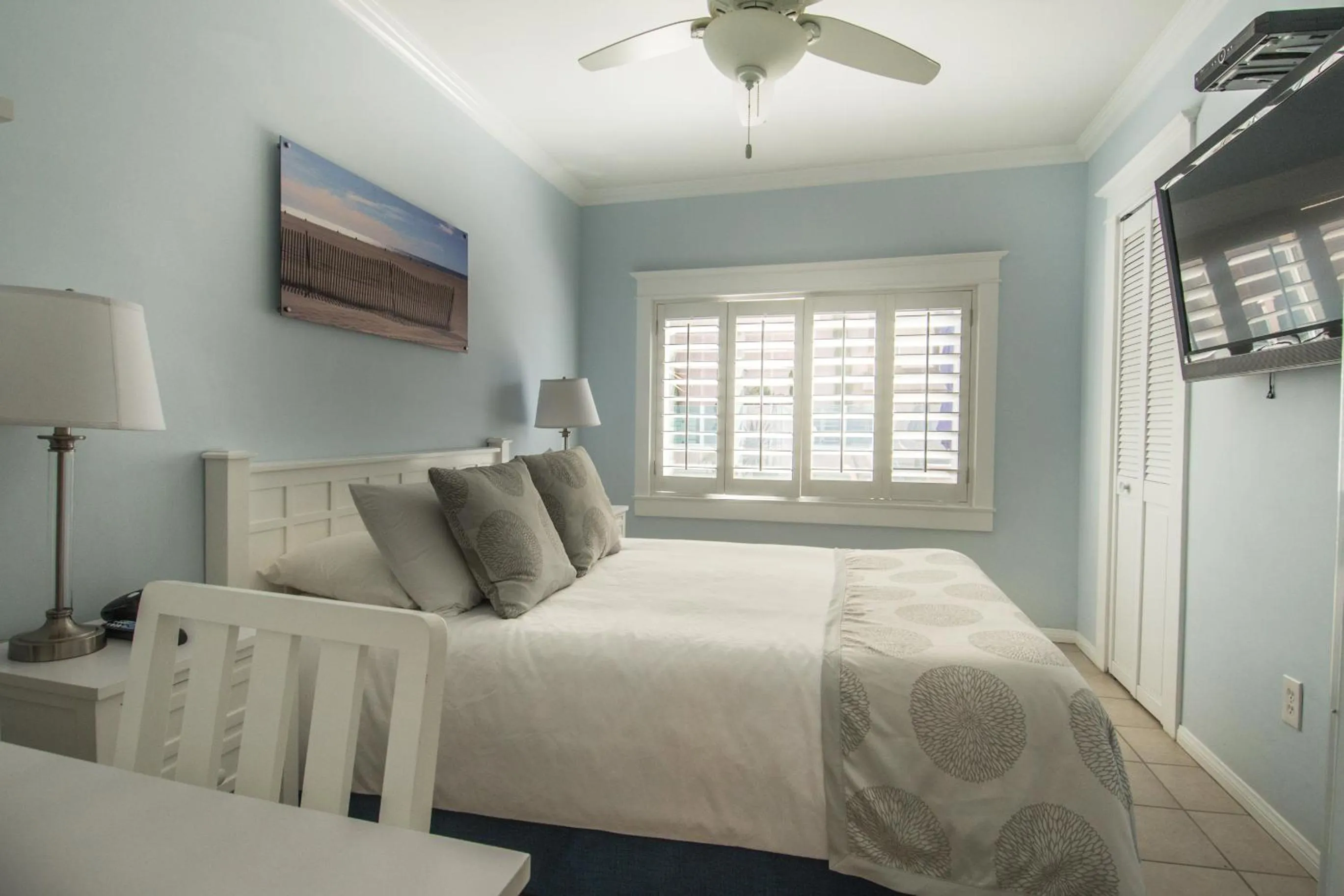 Bed in Venice on the Beach Hotel