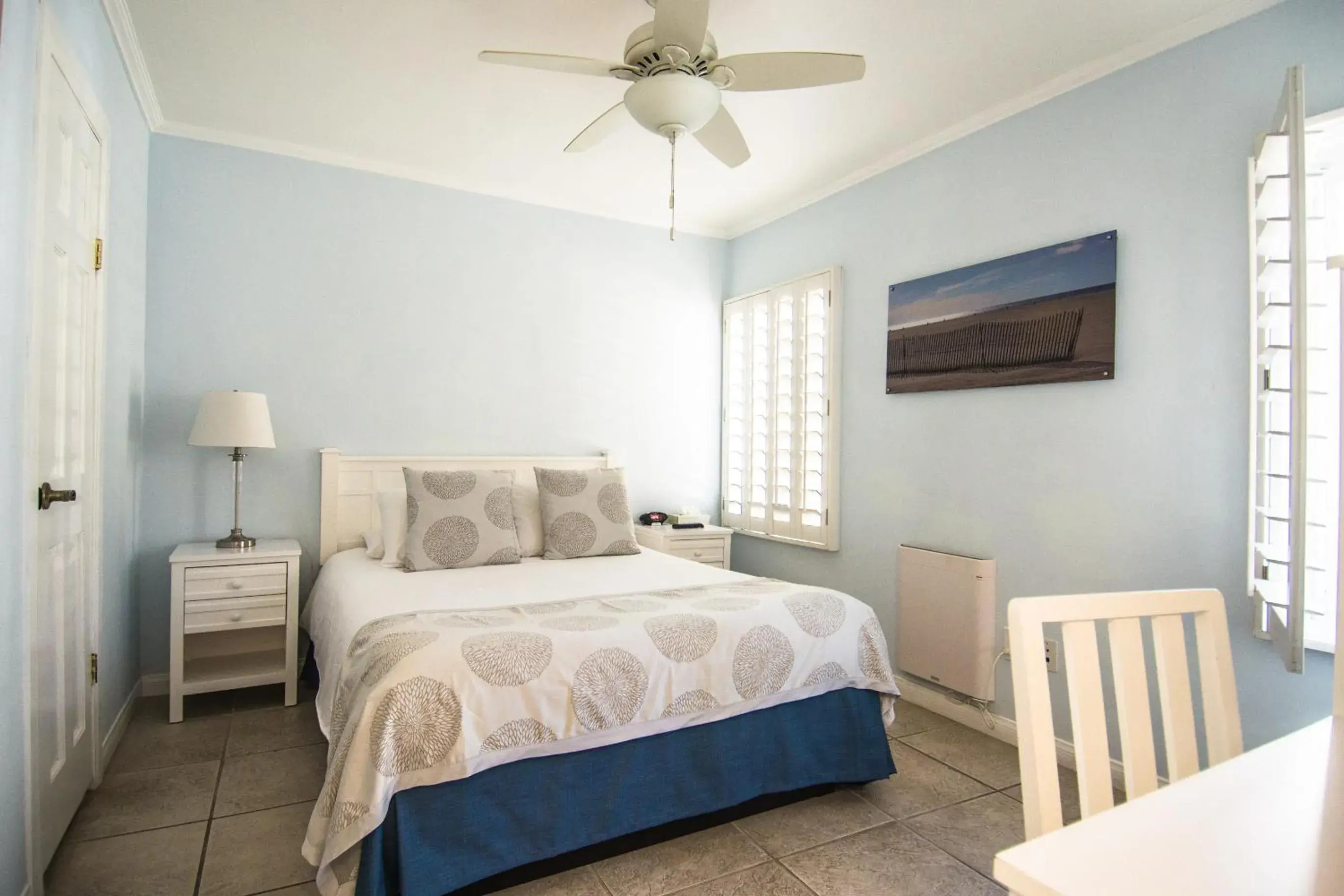 Deluxe Standard Room in Venice on the Beach Hotel Deluxe Standard Room in Venice on the Beach Hotel