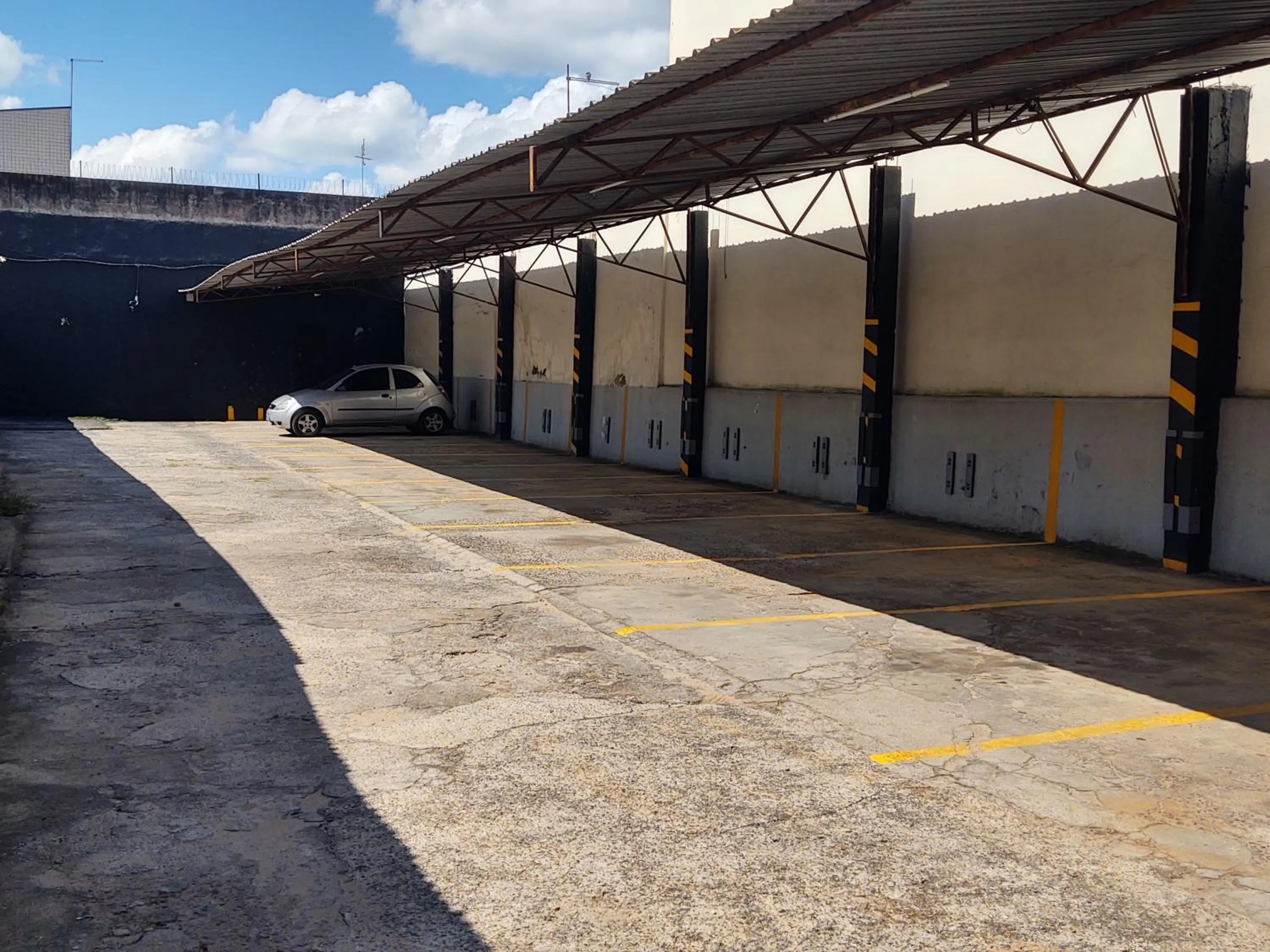 Parking in Hotel Universitario