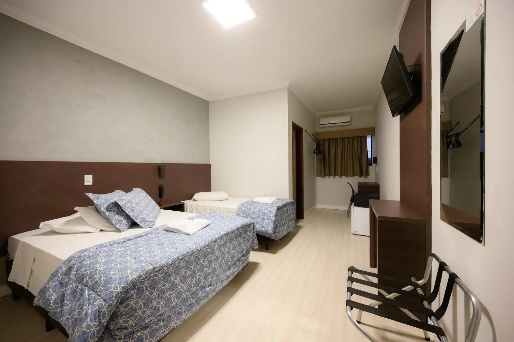 View (from property/room), Bed in Hotel Universitario