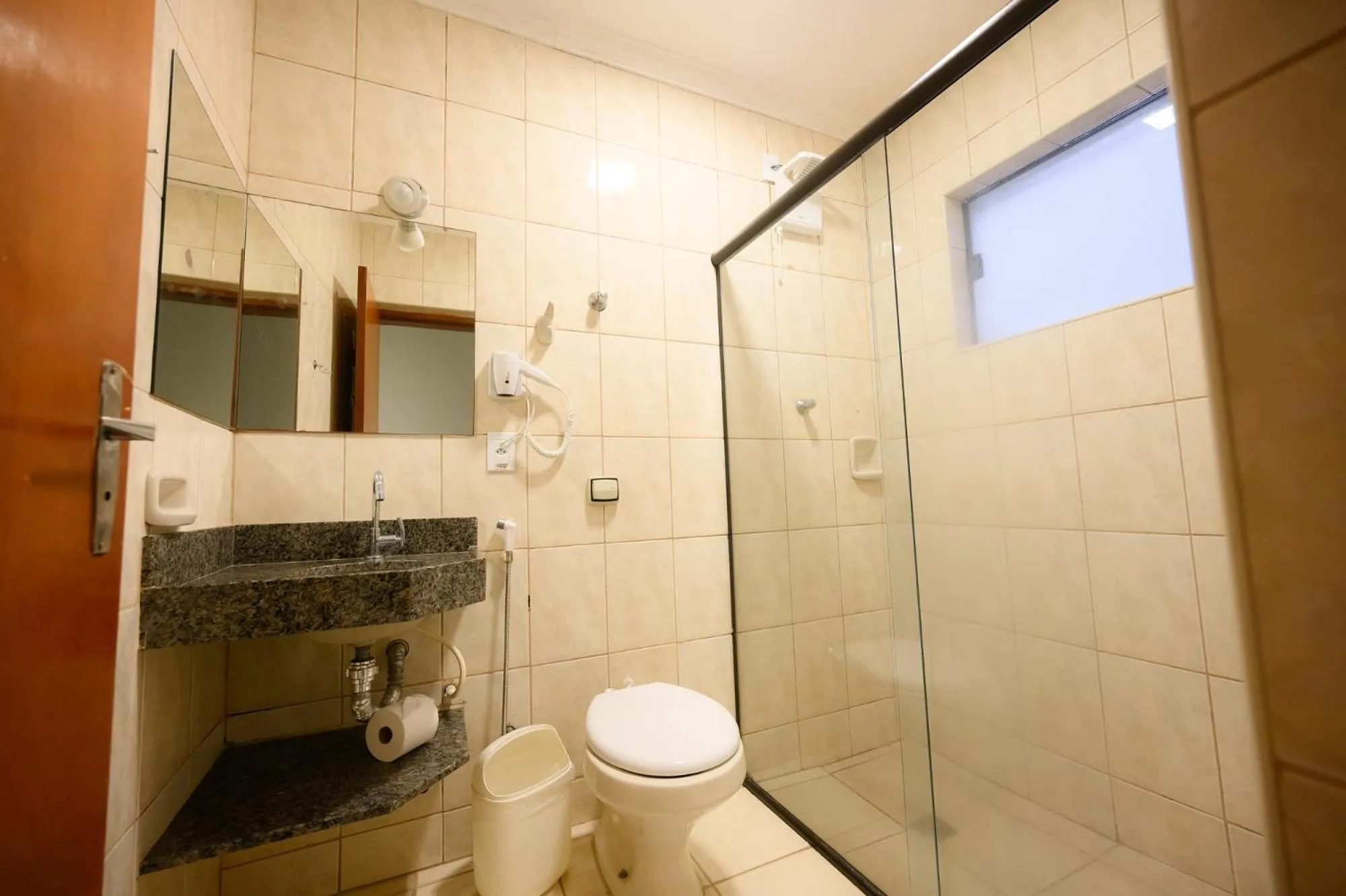 Shower in Hotel Universitario