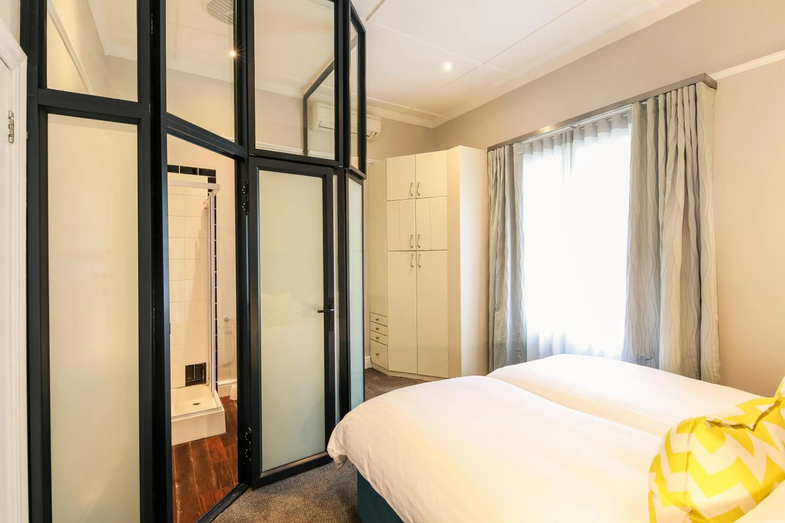 Photo of the whole room, Bed in Eendracht Apartments