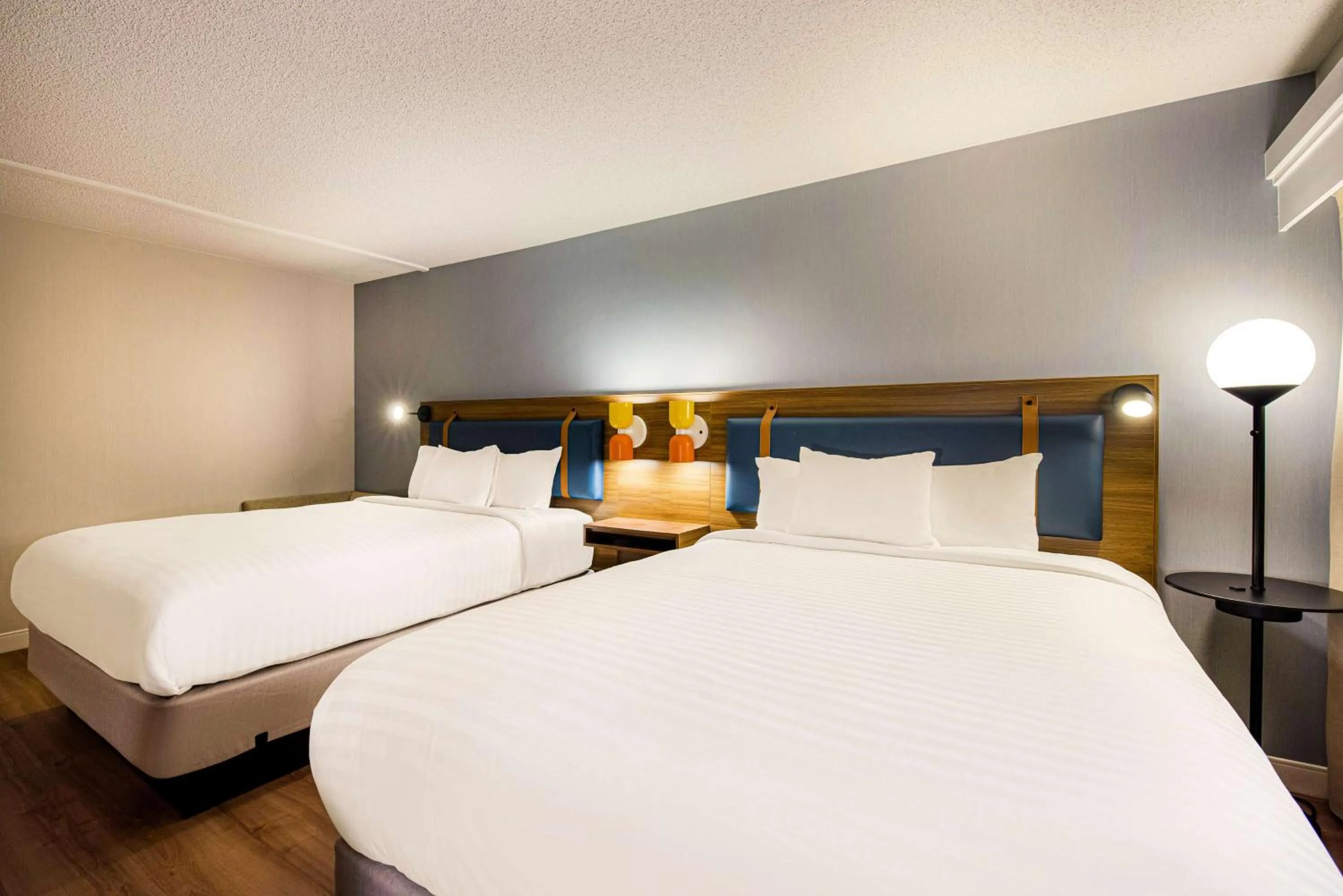 Bedroom, Bed in Sonesta Select Philadelphia Airport
