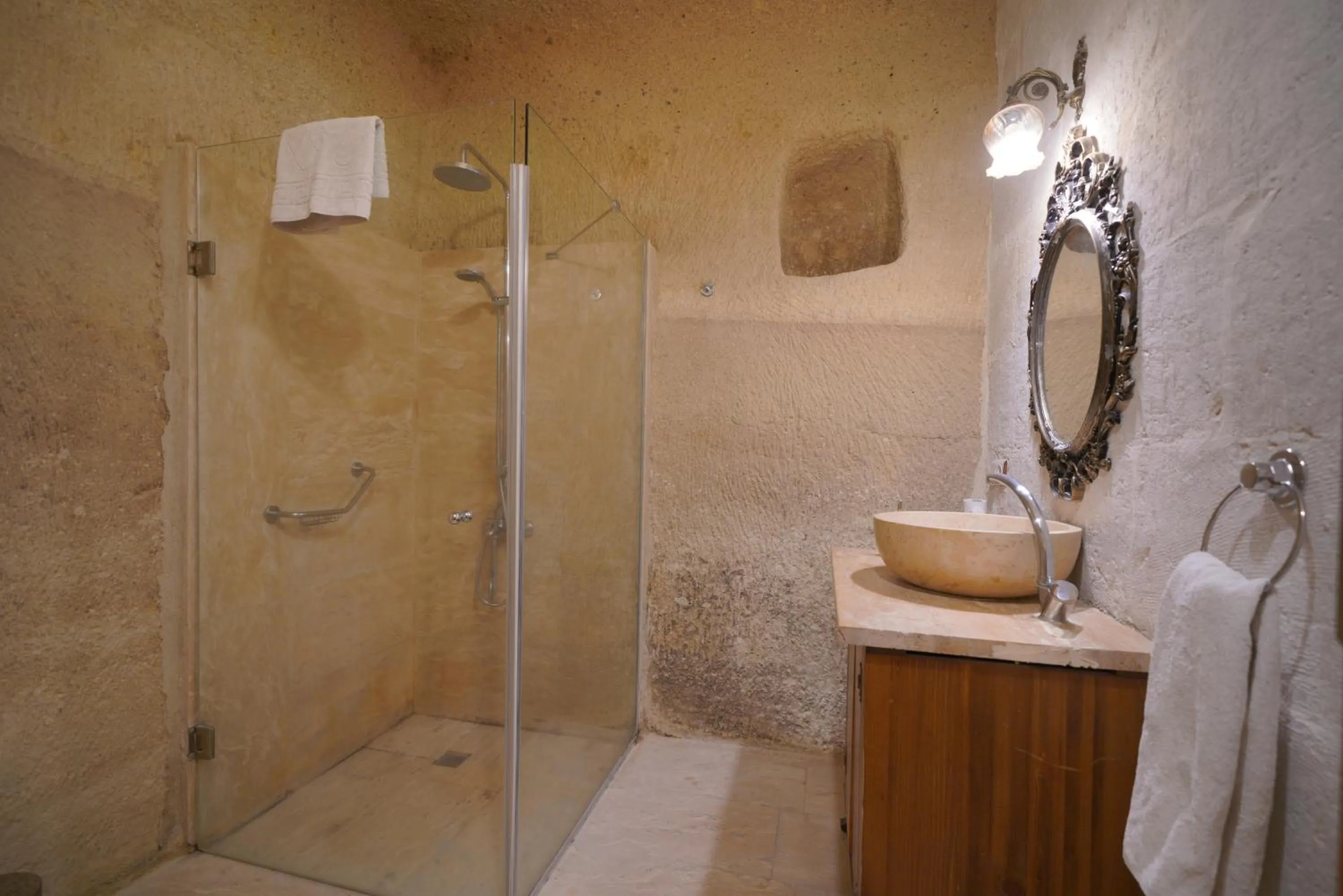 Bathroom in Salkım Cave House