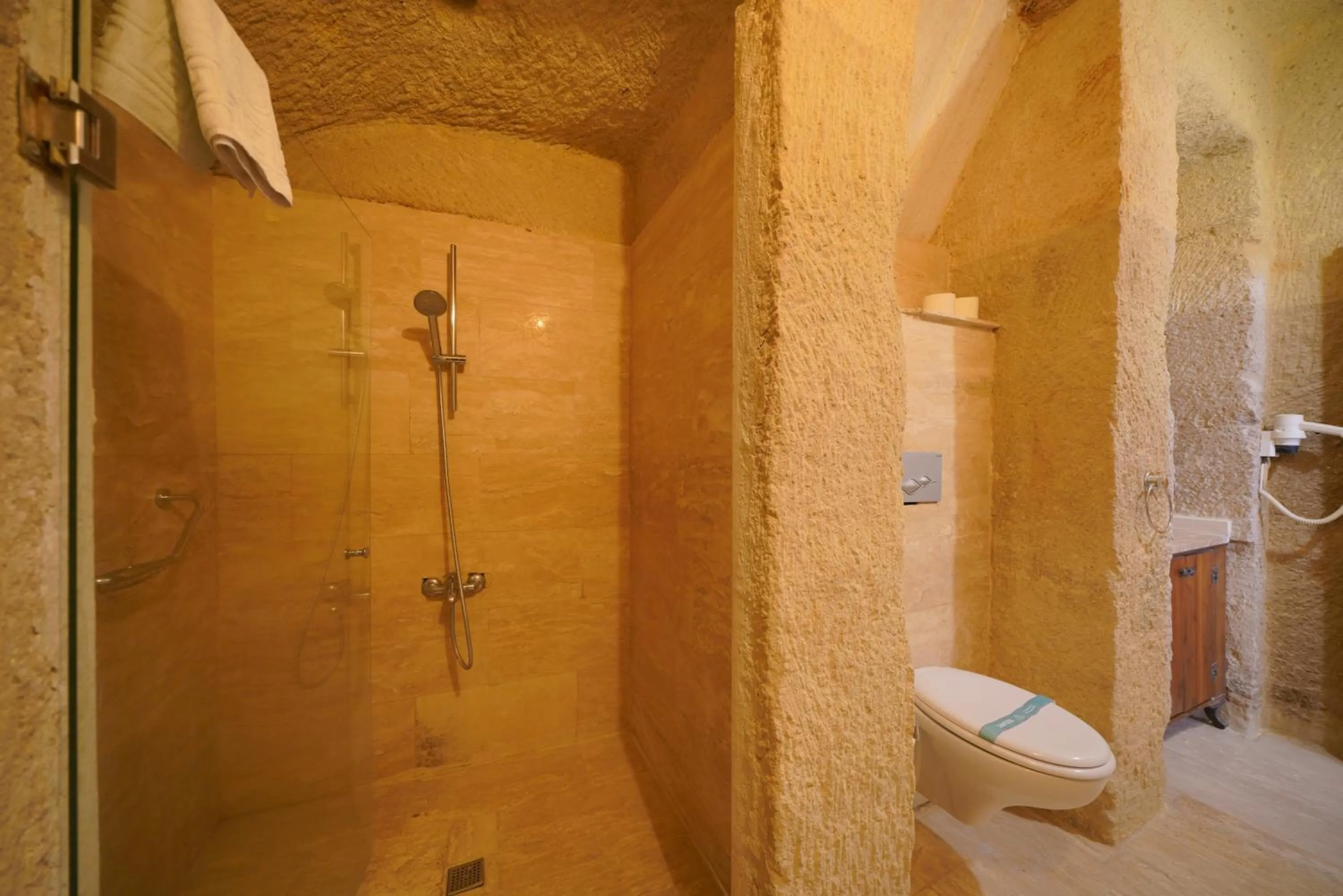 Bathroom in Salkım Cave House