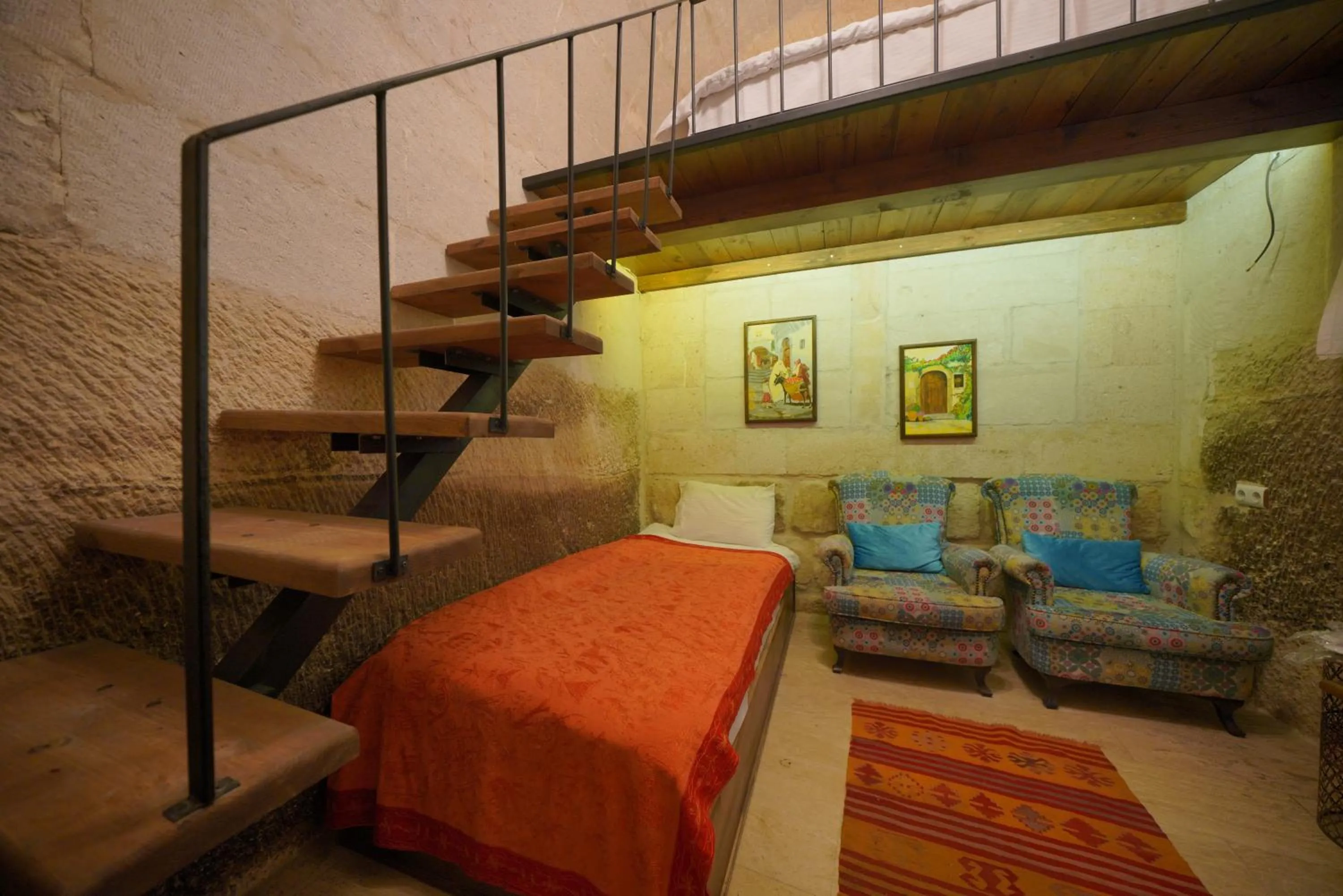 bunk bed, Bed in Salkım Cave House
