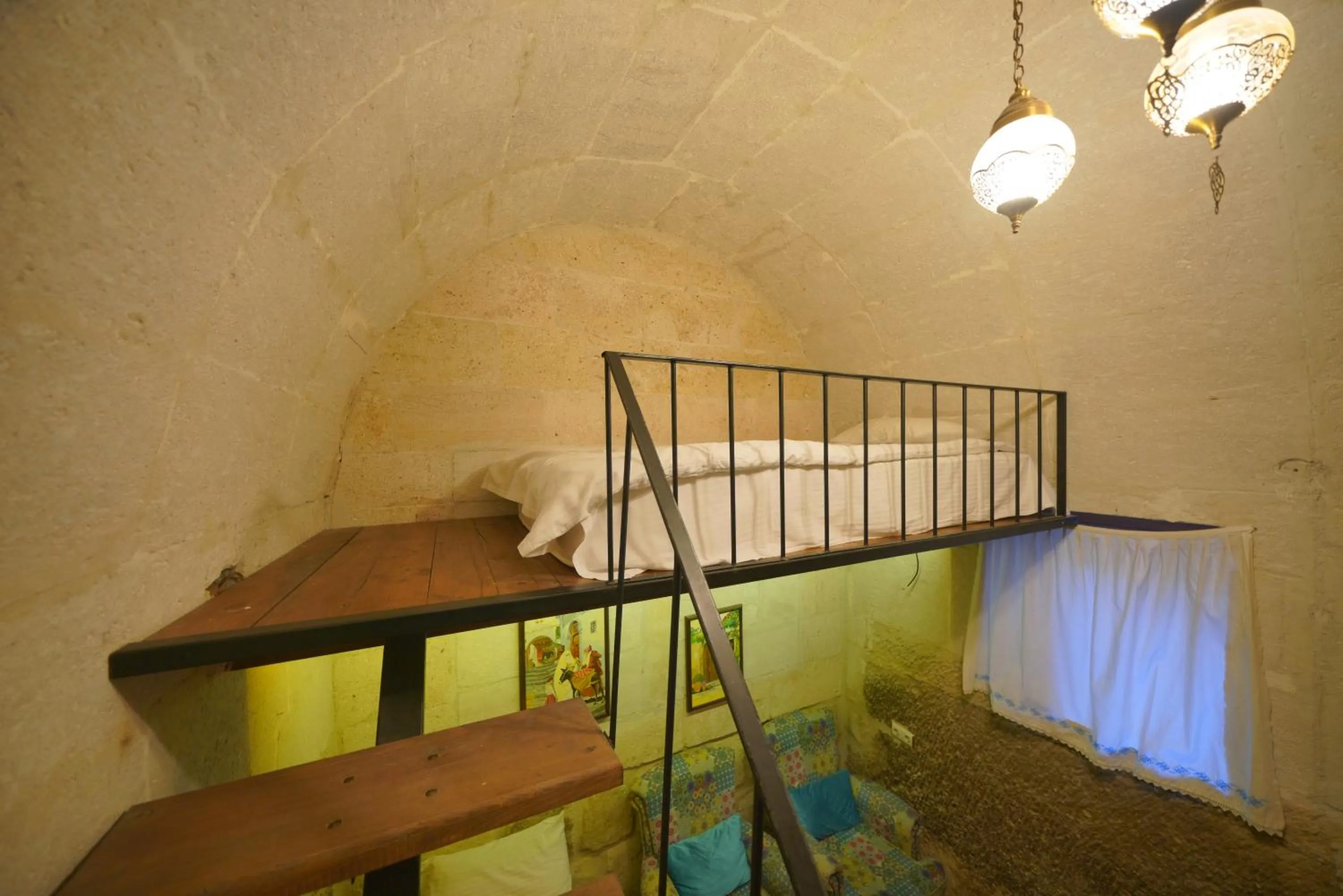 bunk bed, Bed in Salkım Cave House
