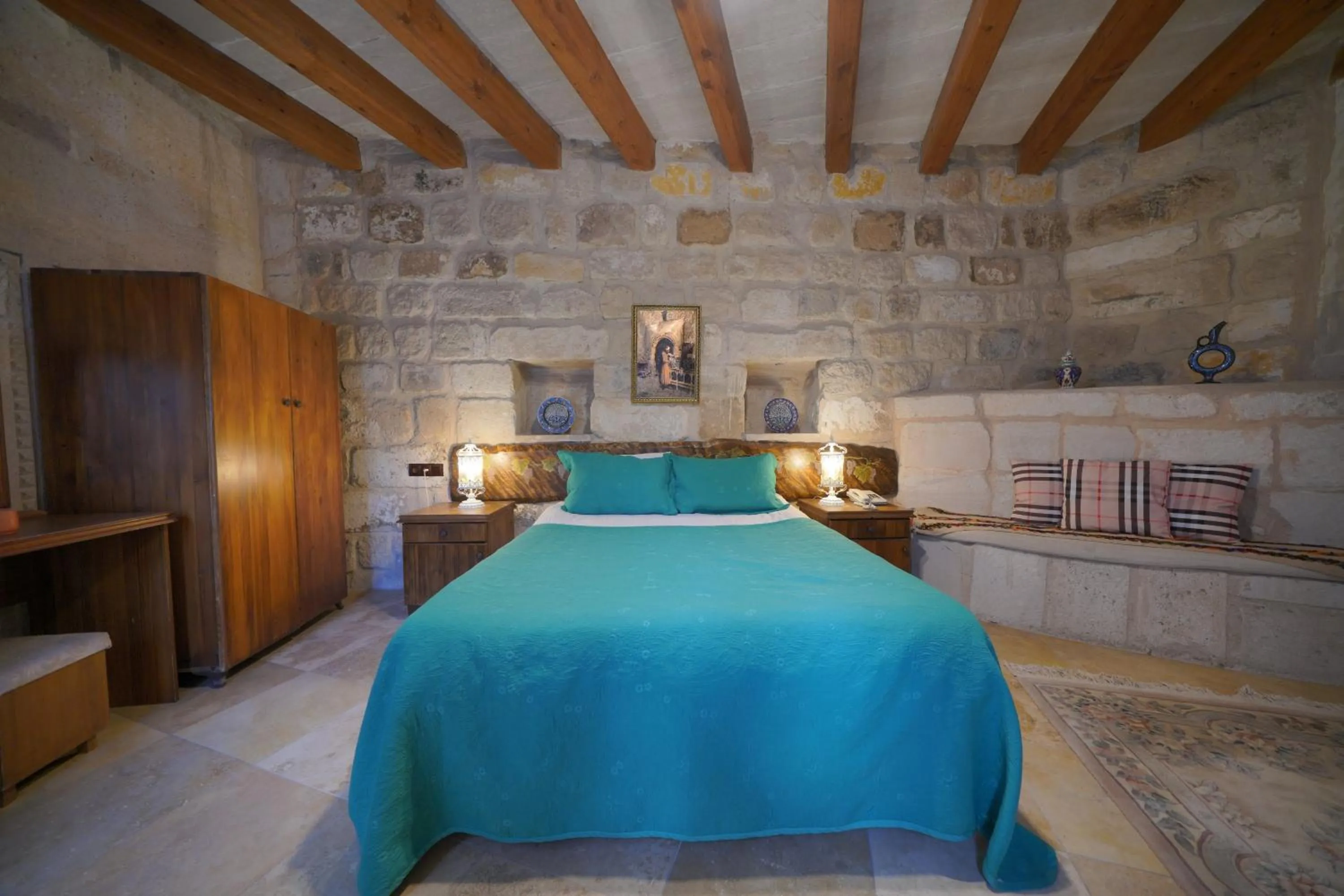 Bed in Salkım Cave House