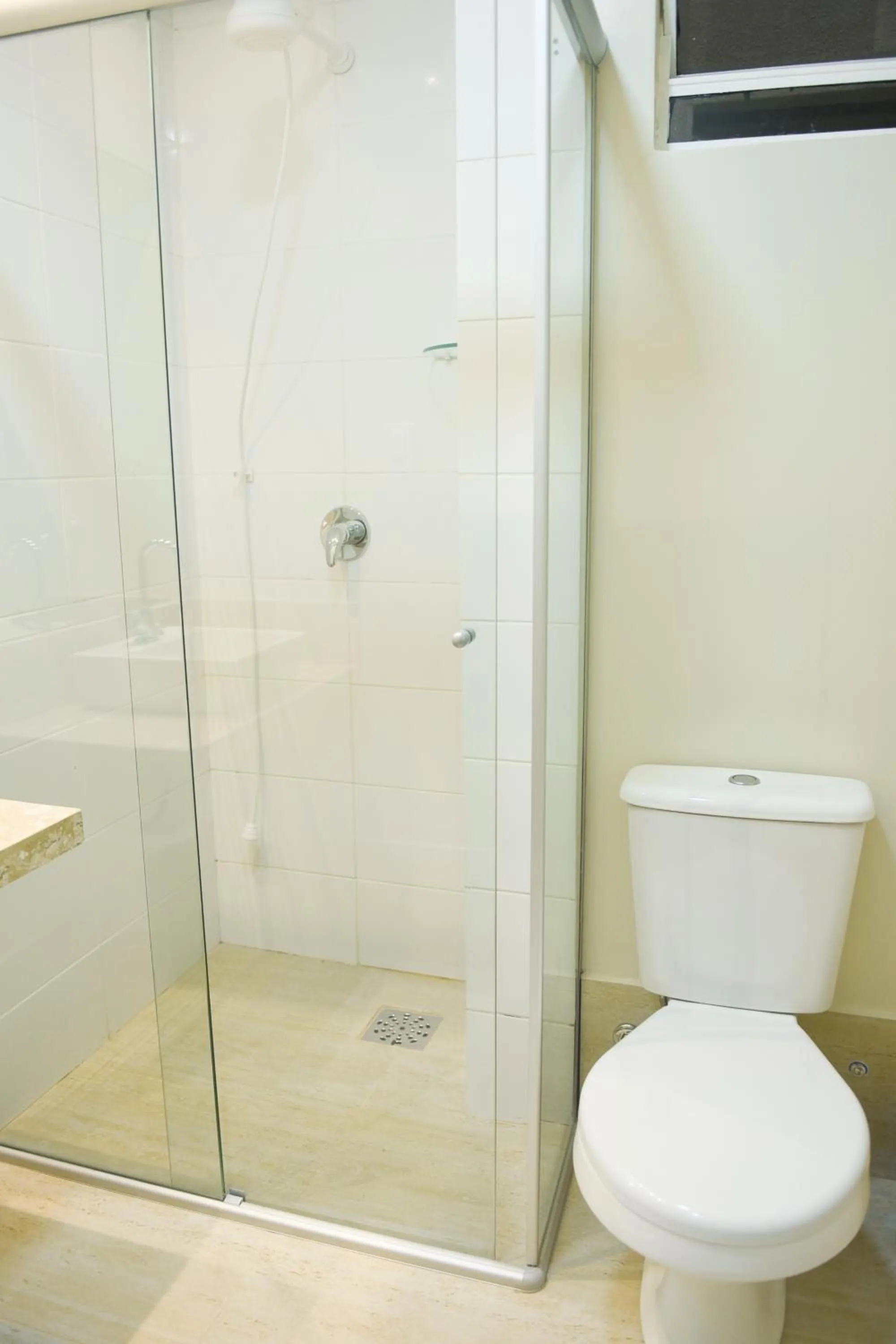 Shower in Uiramutam Palace Hotel