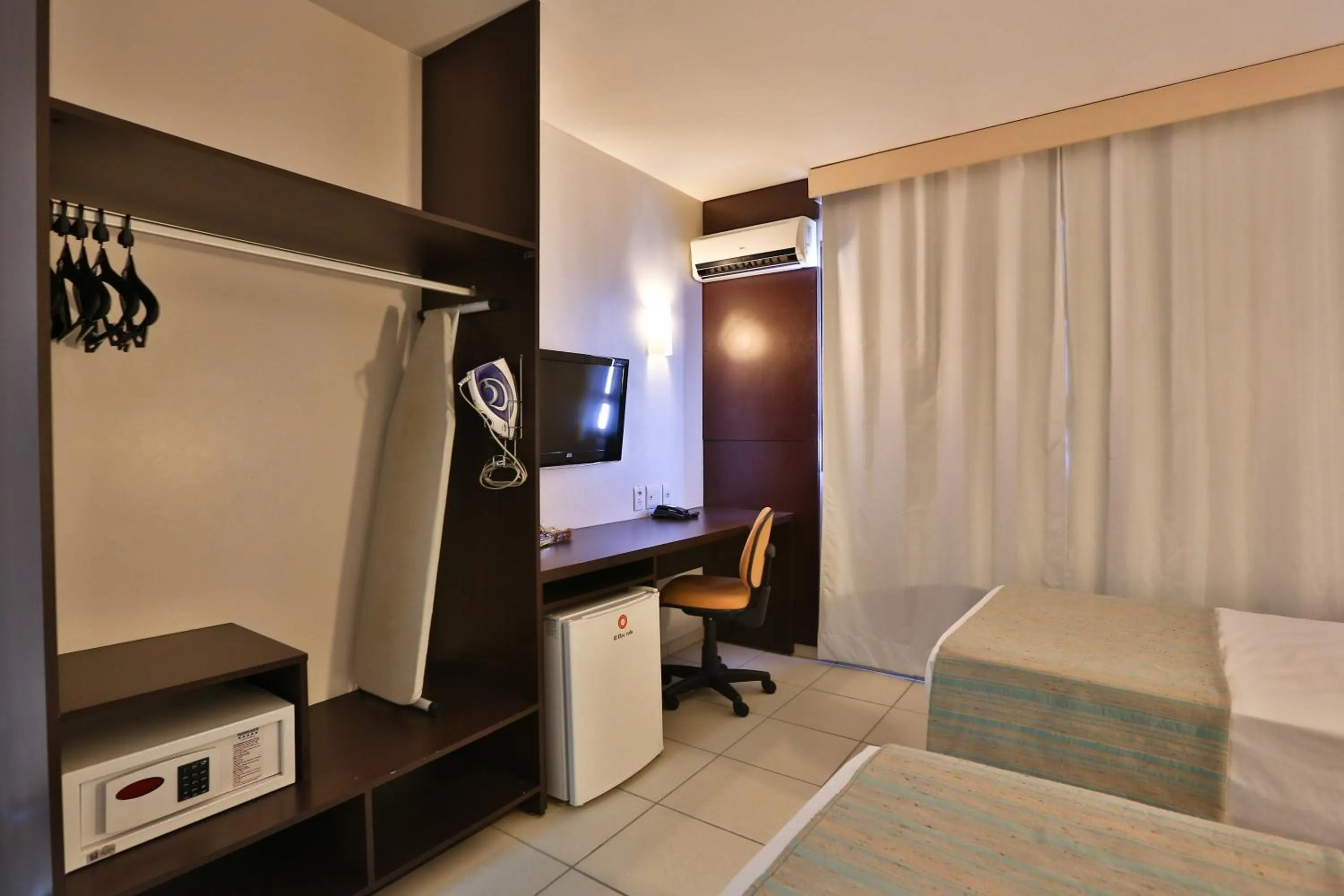 Photo of the whole room, Bed in Comfort Hotel Goiânia