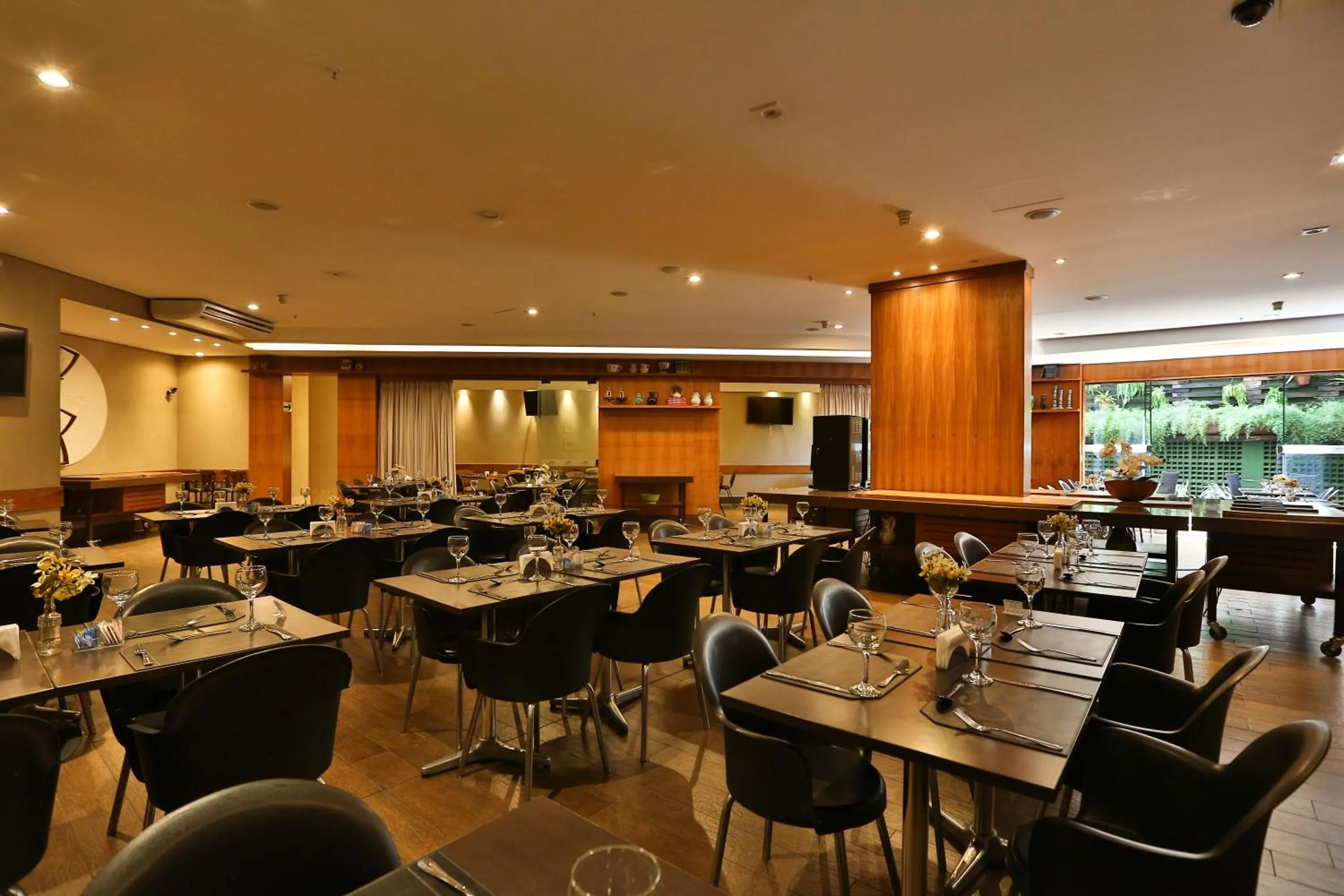 Restaurant/places to eat in Comfort Hotel Goiânia