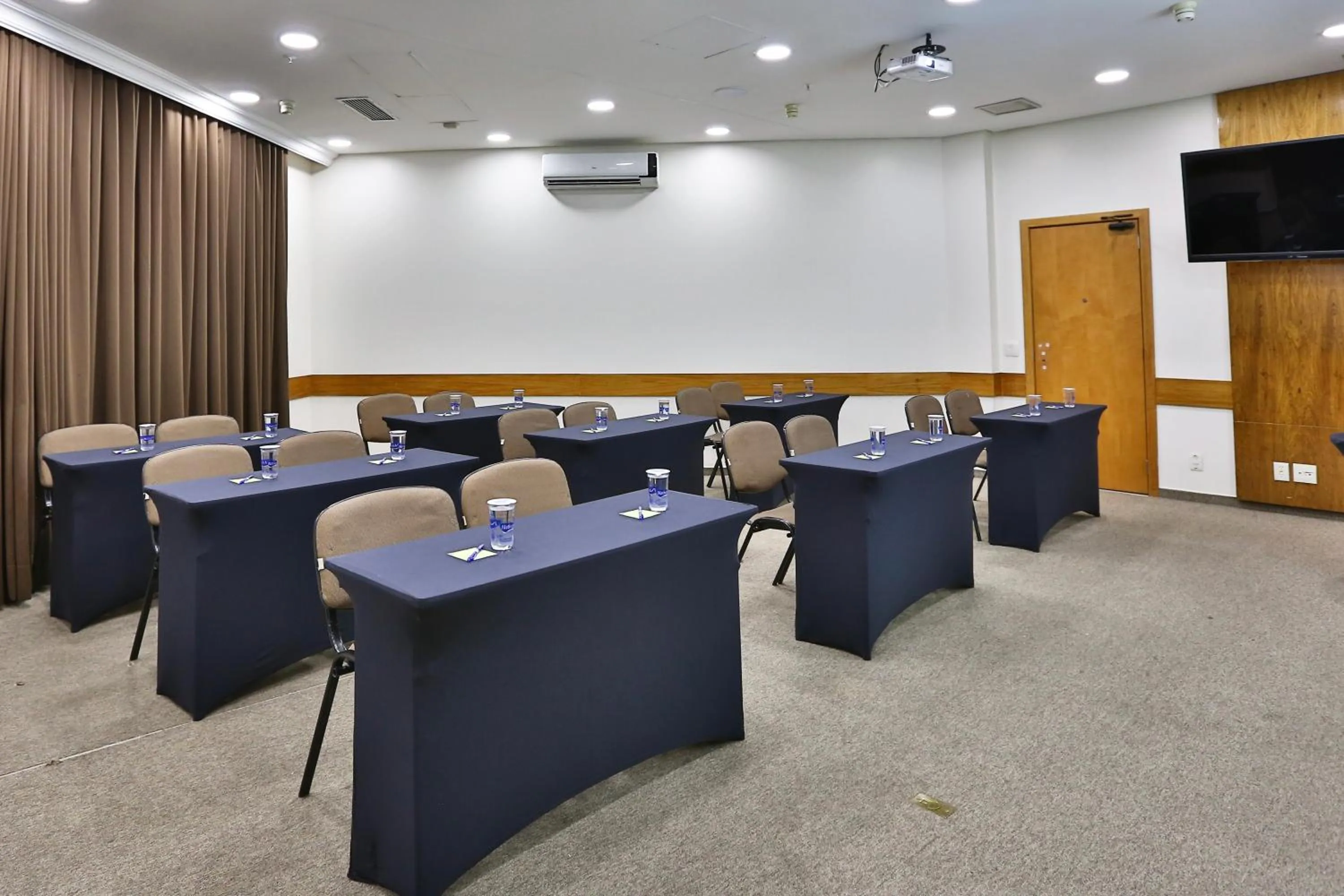 Meeting/conference room in Comfort Hotel Goiânia