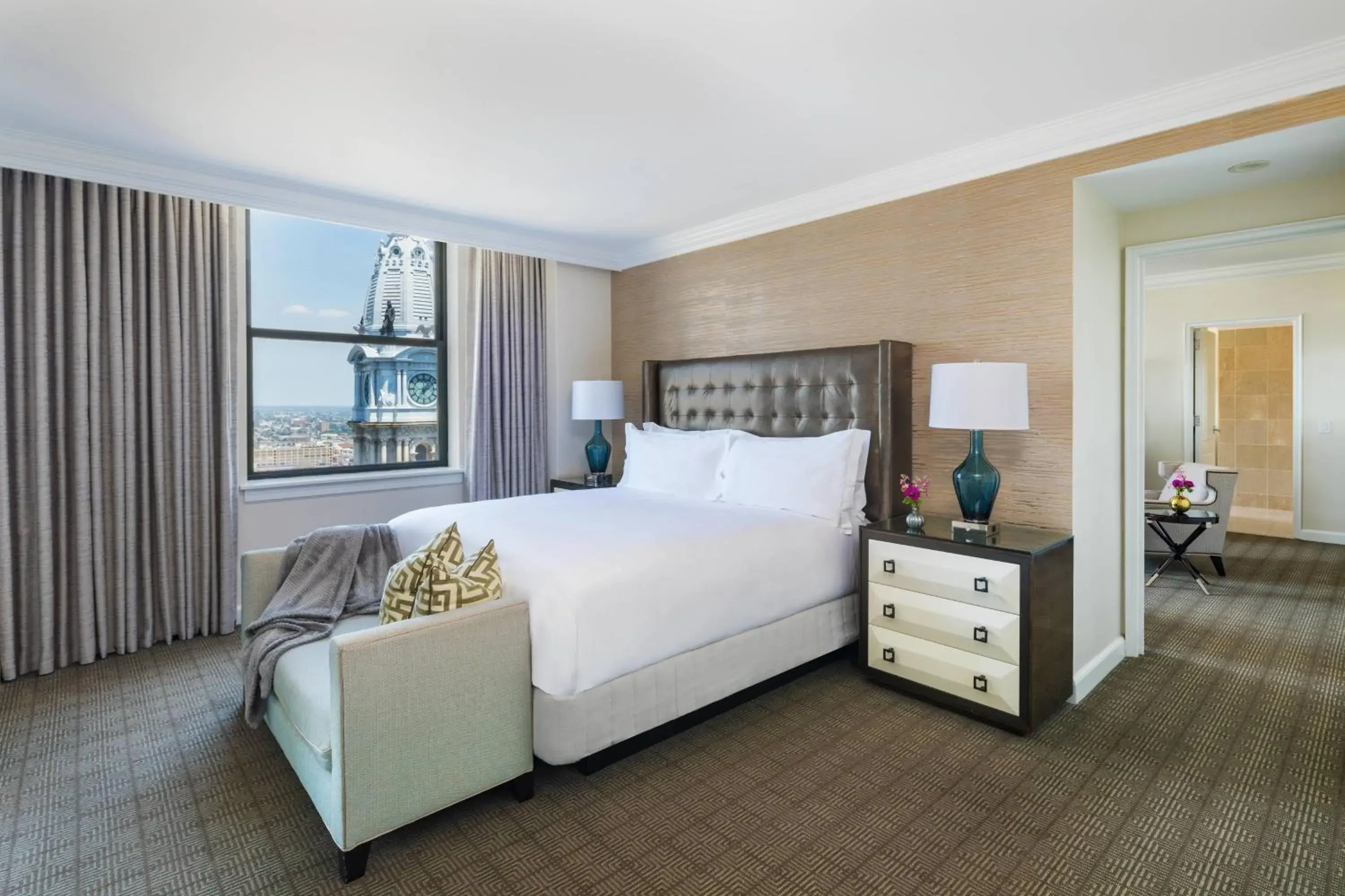 Luxury One-Bedroom Suite, Club Lounge Access, 1 Bedroom Larger Suite, 1 King, Bathrooms: 1.5 in The Ritz-Carlton, Philadelphia Luxury One-Bedroom Suite, Club Lounge Access, 1 Bedroom Larger Suite, 1 King, Bathrooms: 1.5 in The Ritz-Carlton, Philadelphia