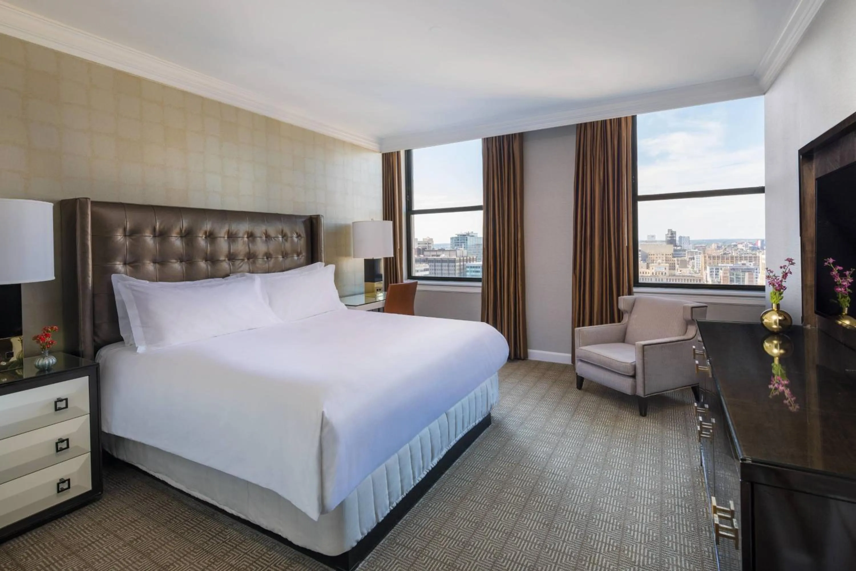 Photo of the whole room, Bed in The Ritz-Carlton, Philadelphia